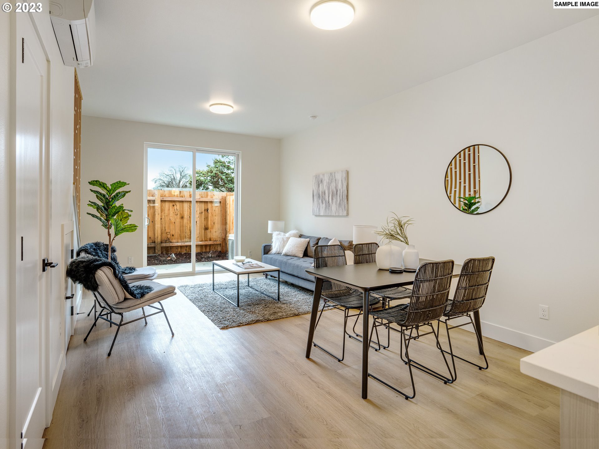 6417 N Greeley AVE 4