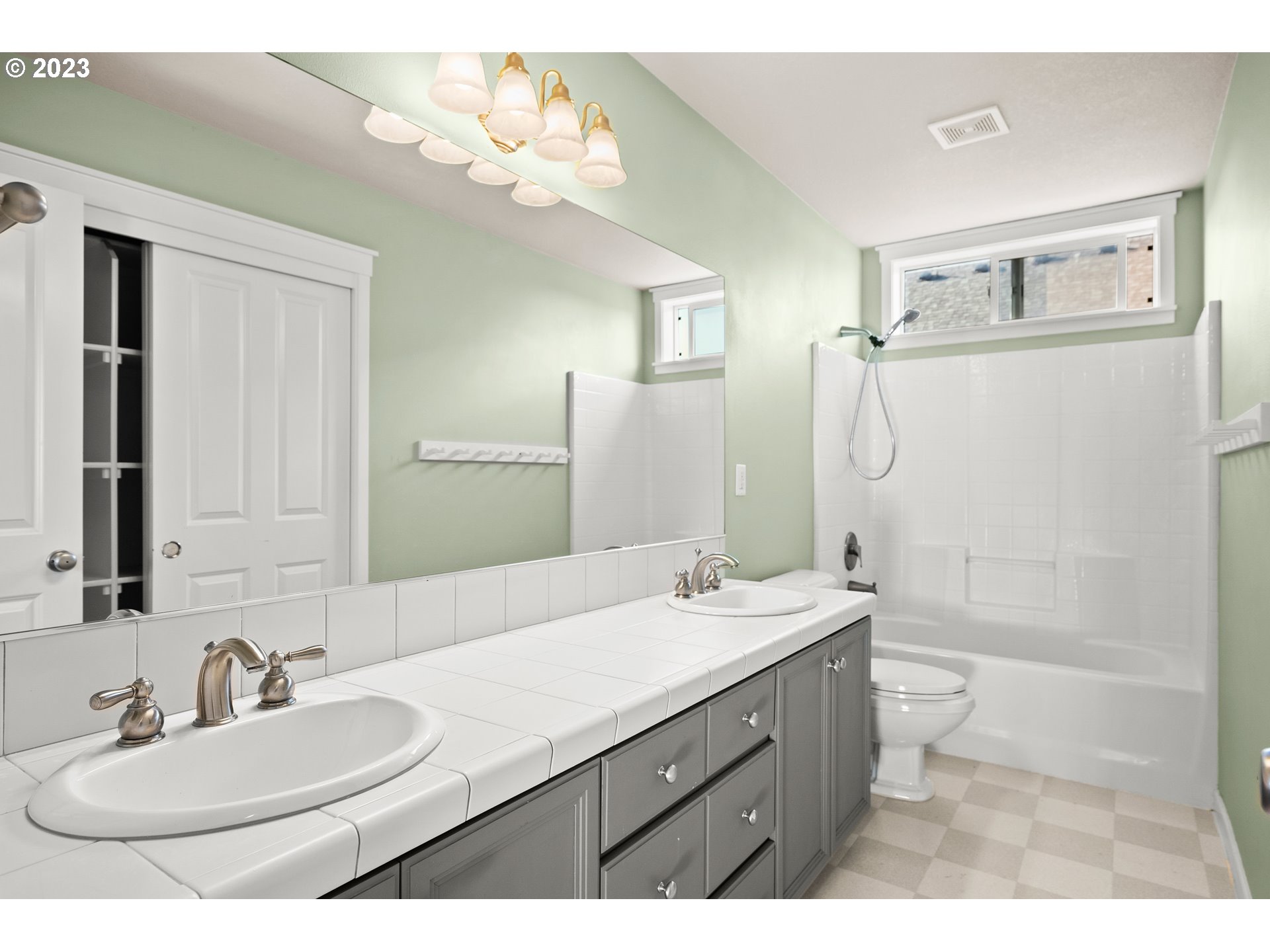 384 SE 13TH PL