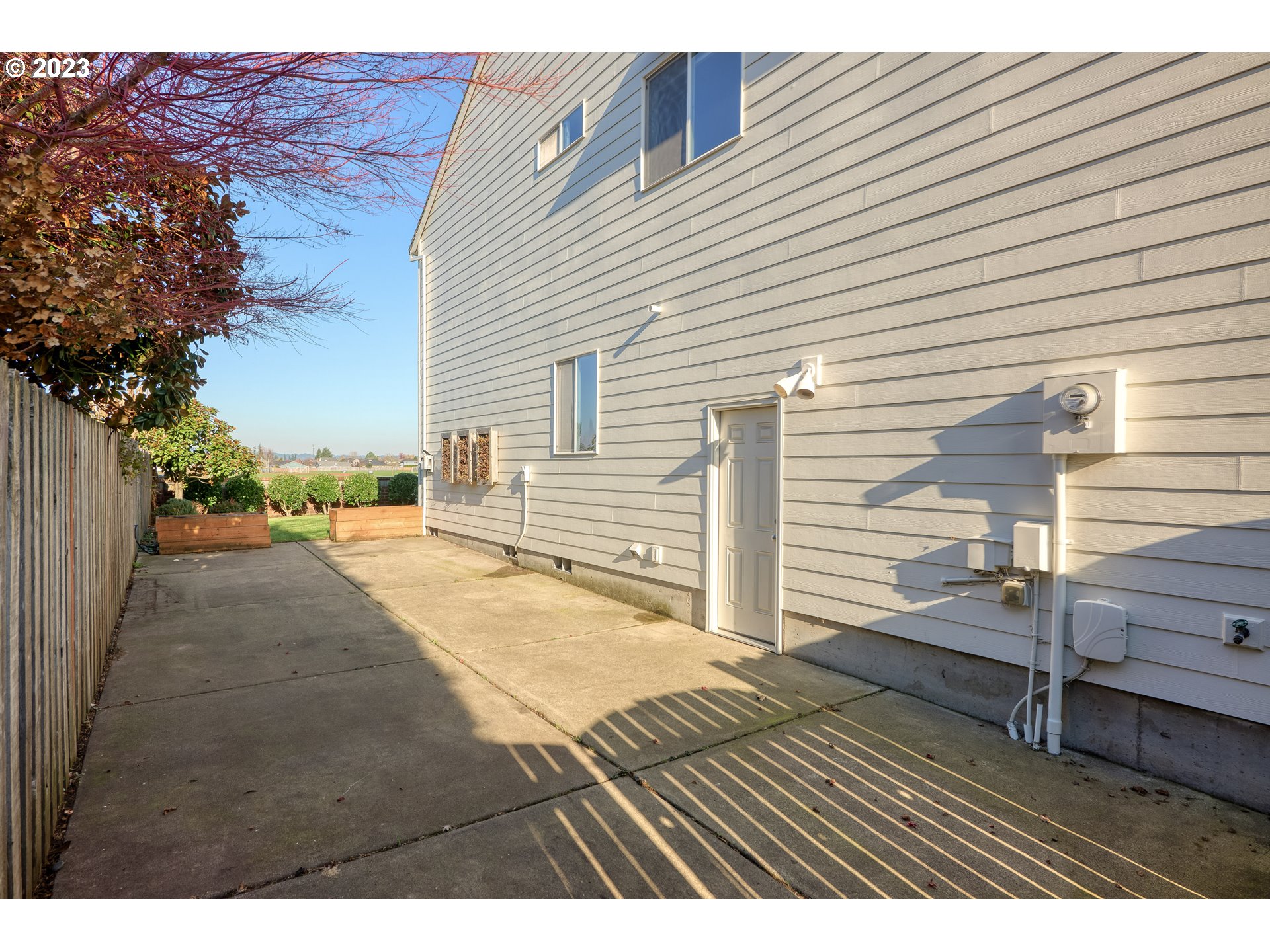 384 SE 13TH PL