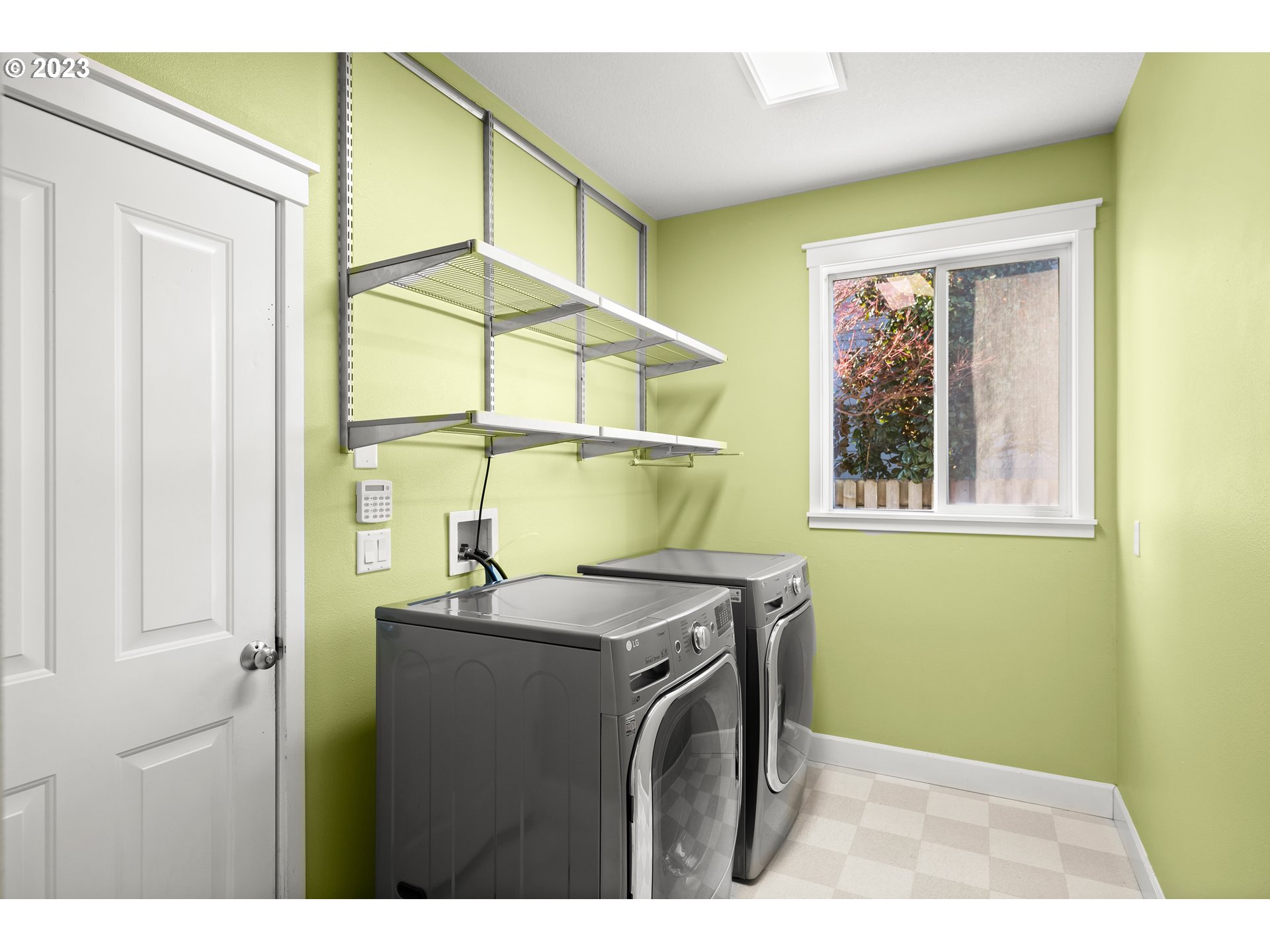 384 SE 13TH PL