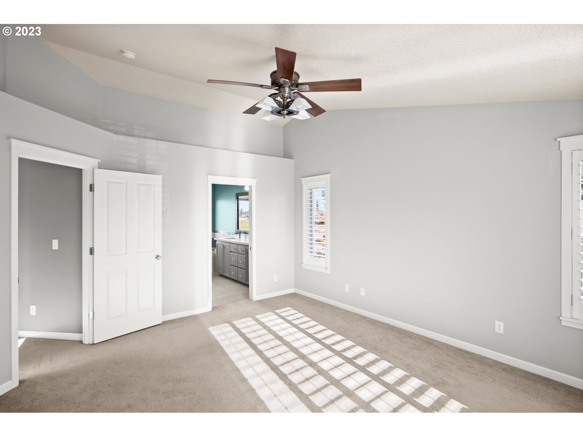 384 SE 13TH PL