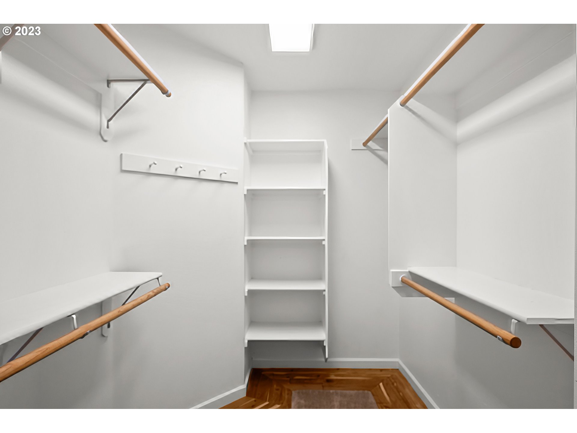 384 SE 13TH PL