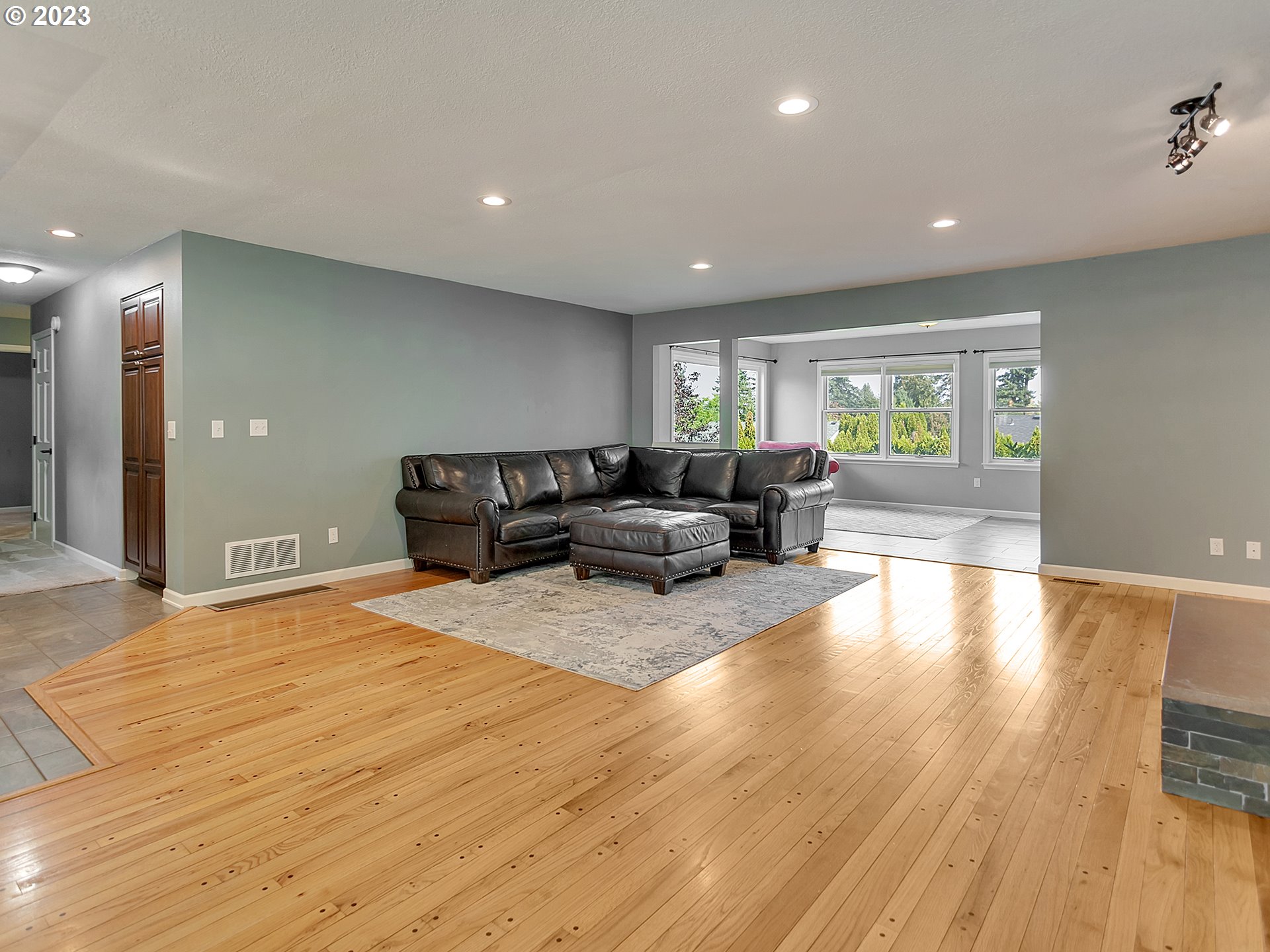 10615 SE LEXINGTON ST