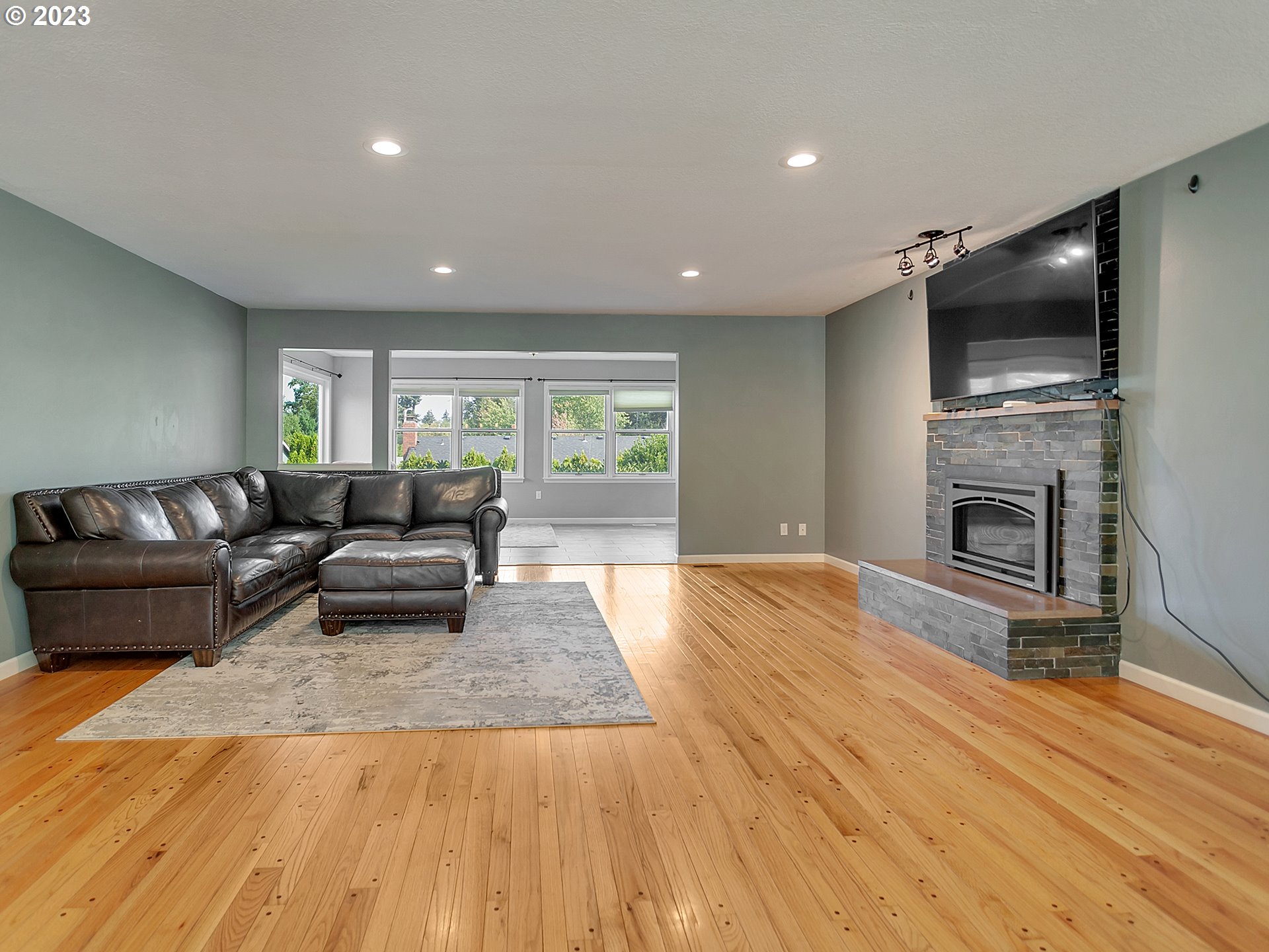 10615 SE LEXINGTON ST