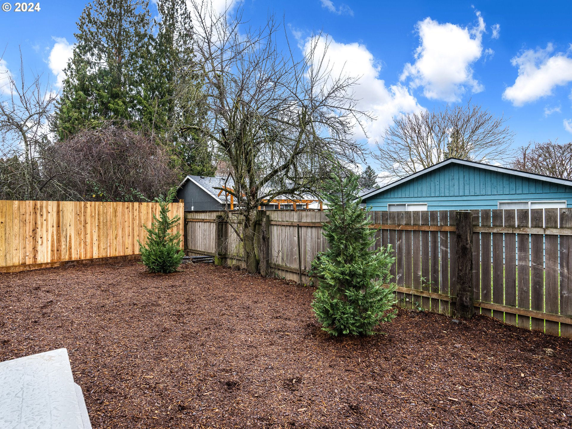 8520 N Endicott AVE 4