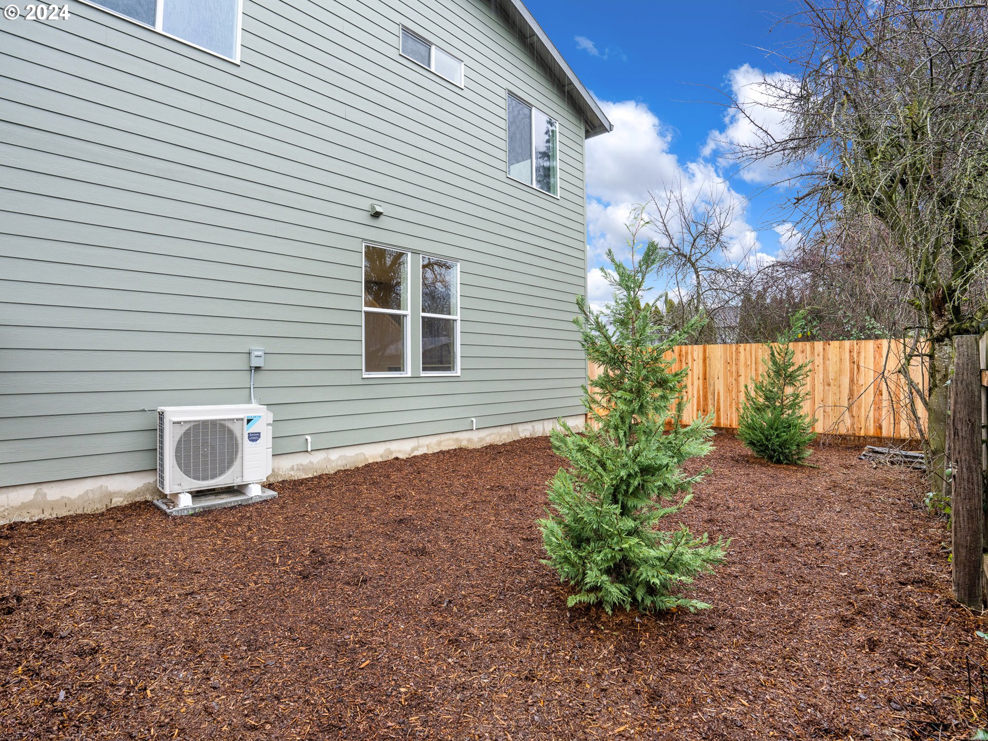 8520 N Endicott AVE 4