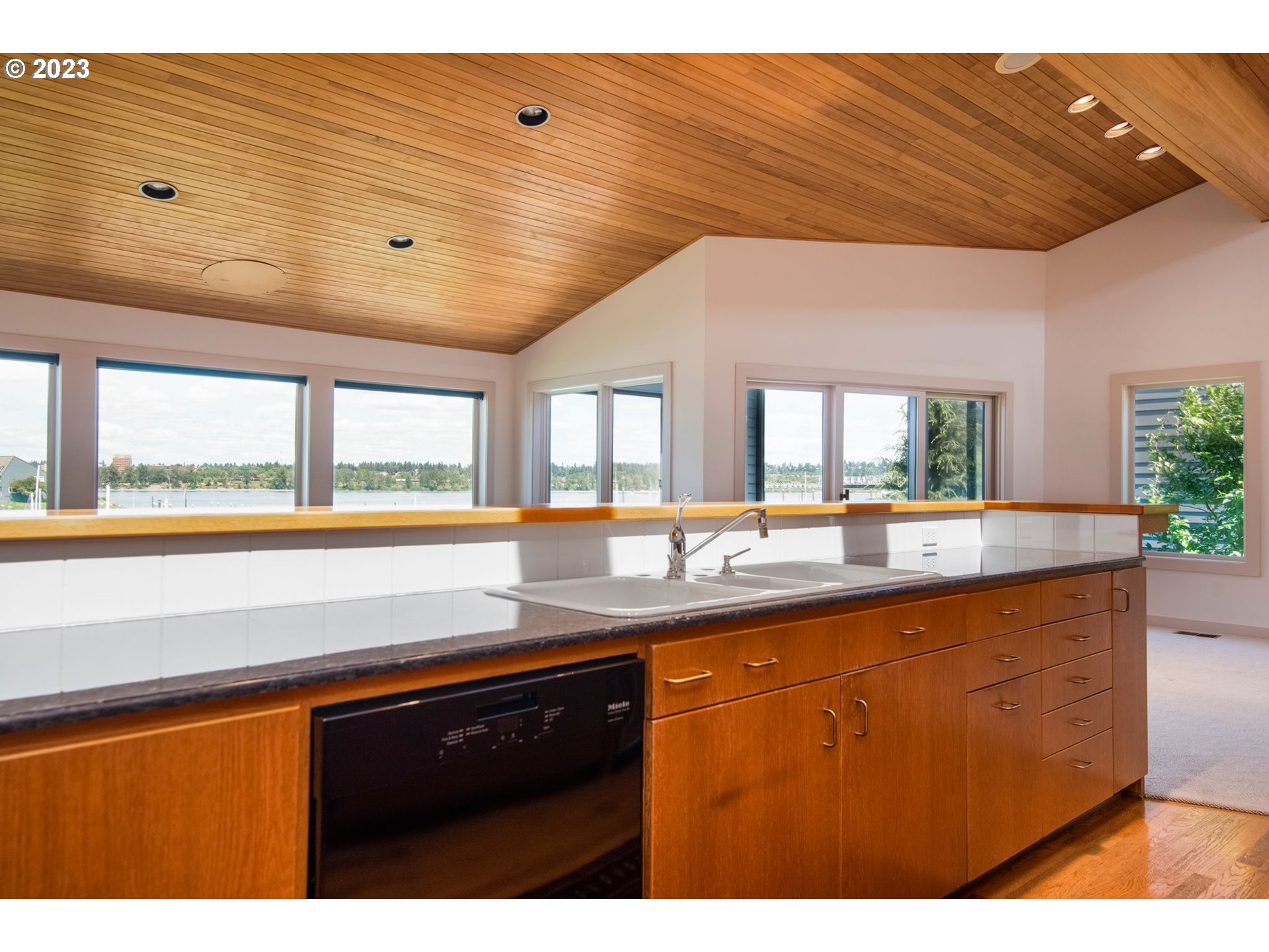 155 N LOTUS BEACH DR