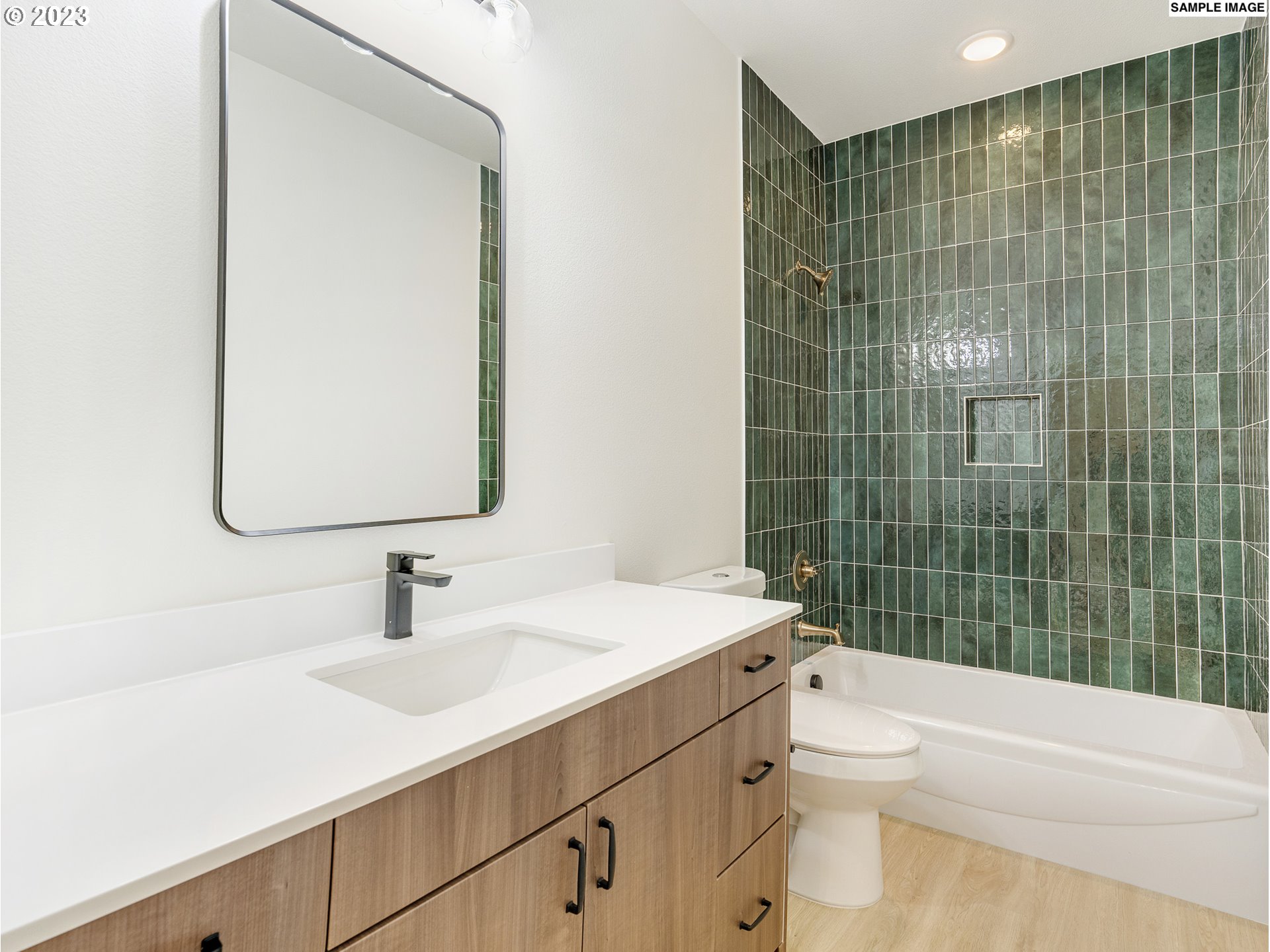 7541 N Gilbert AVE 8