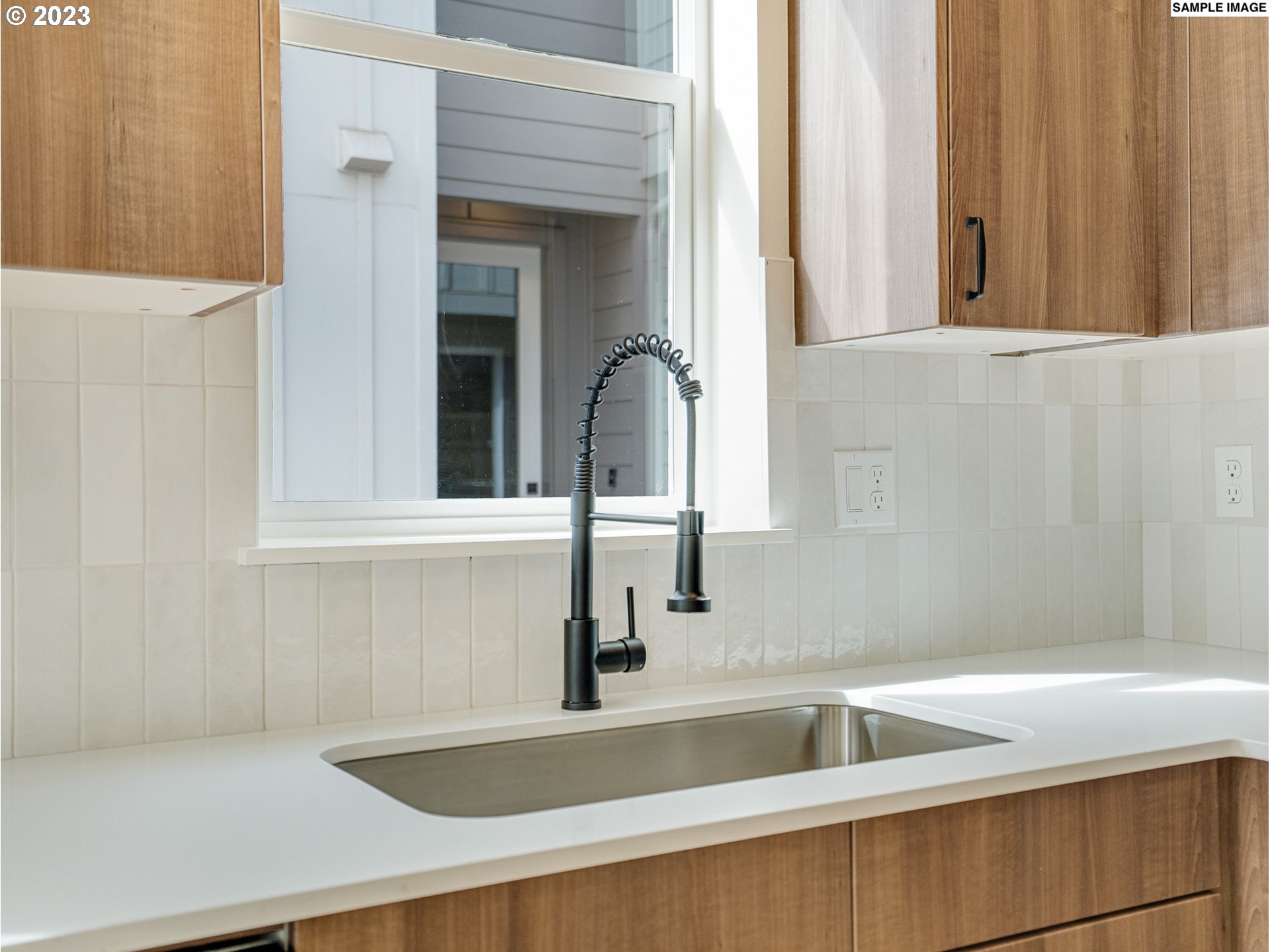 7541 N Gilbert AVE 8