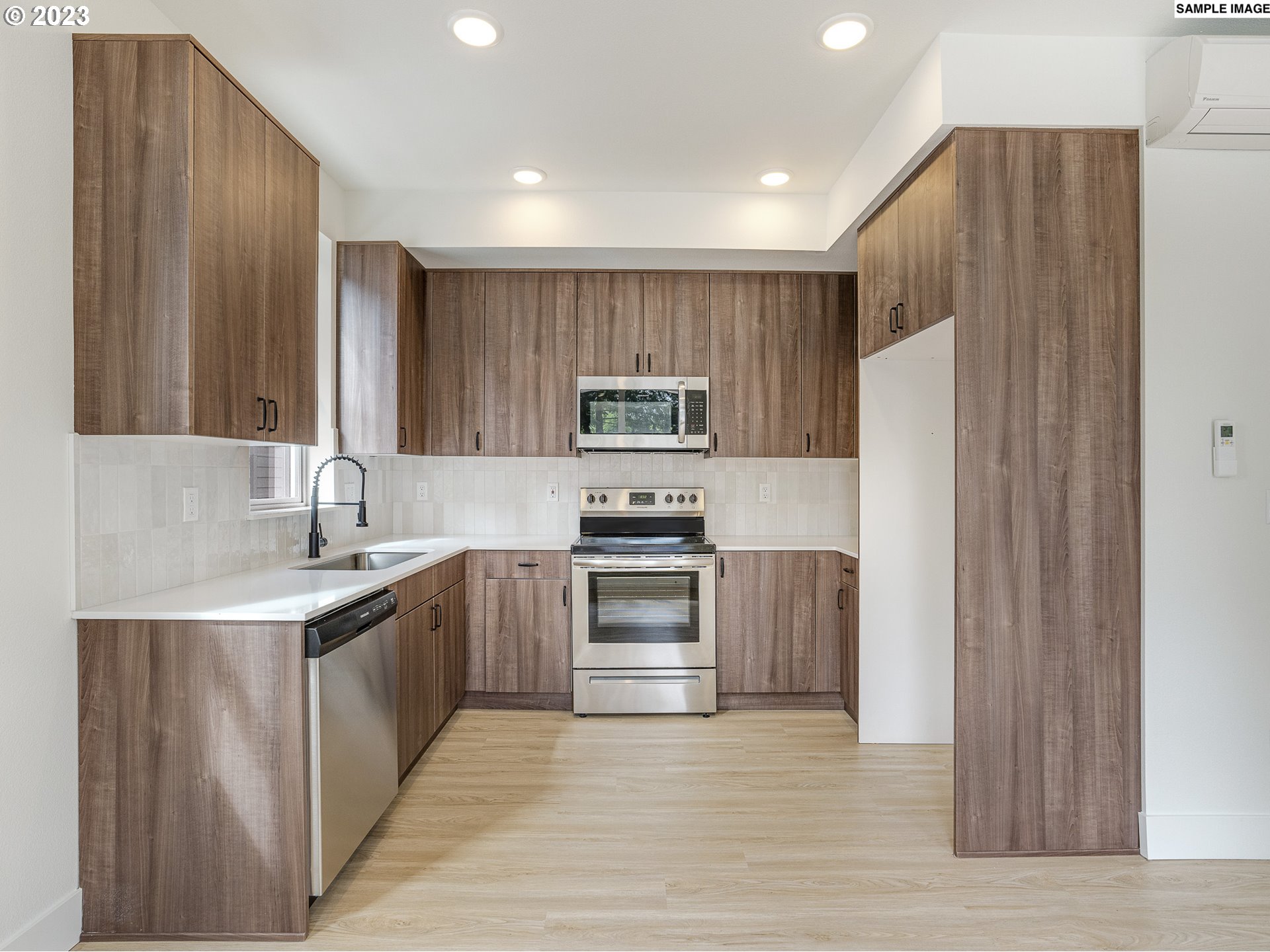 7541 N Gilbert AVE 8