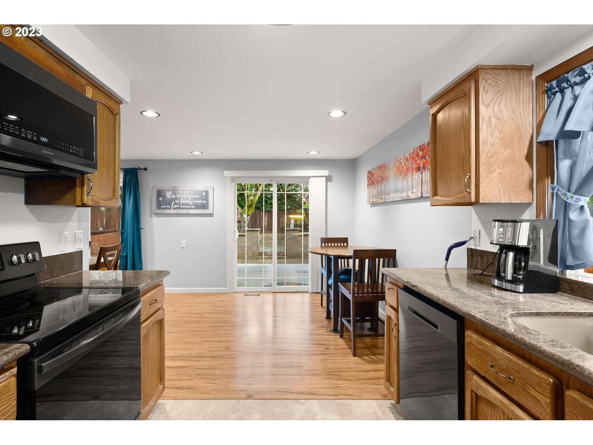 8844 SE CASABLANCA CT