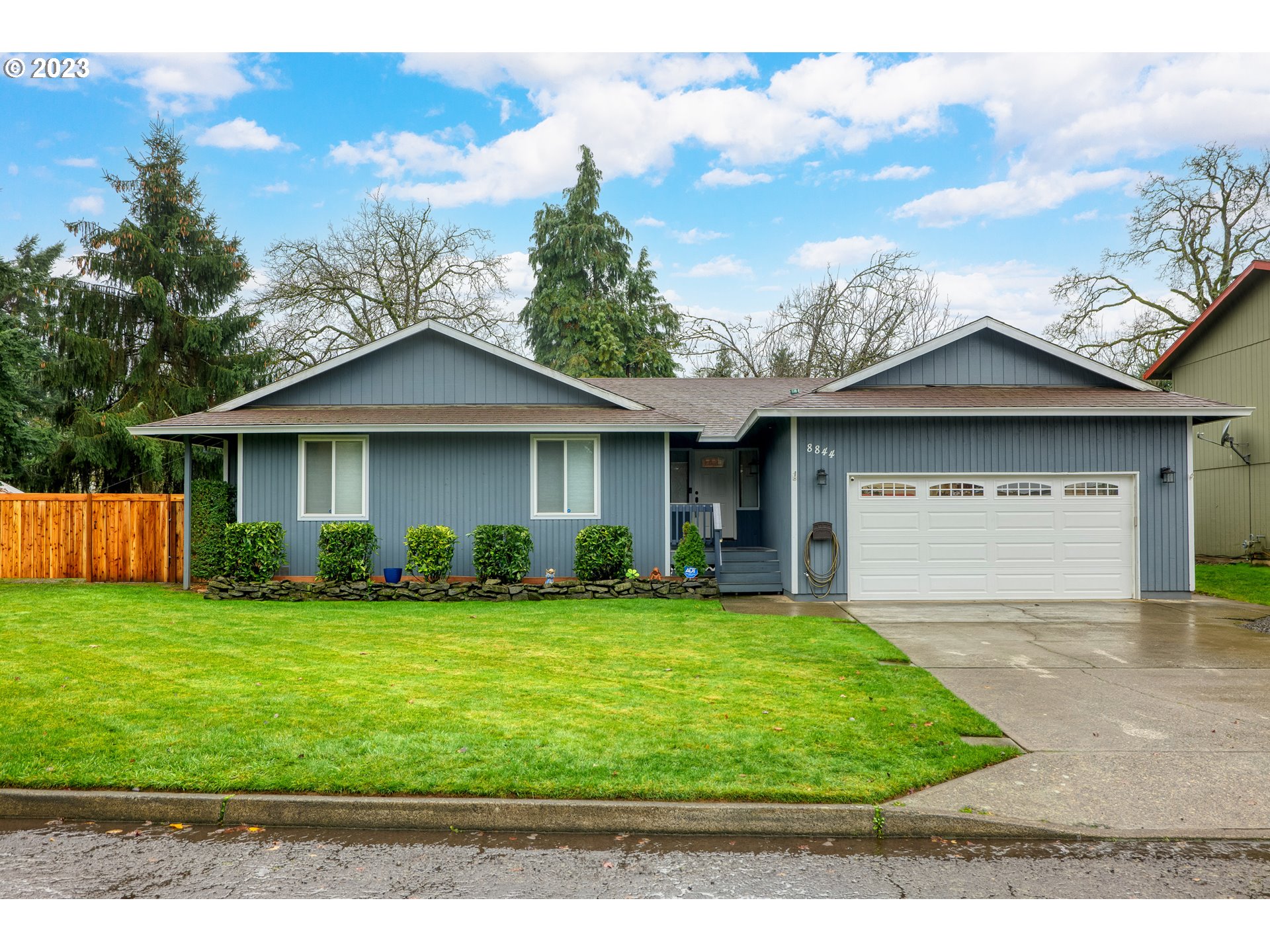 8844 SE CASABLANCA CT