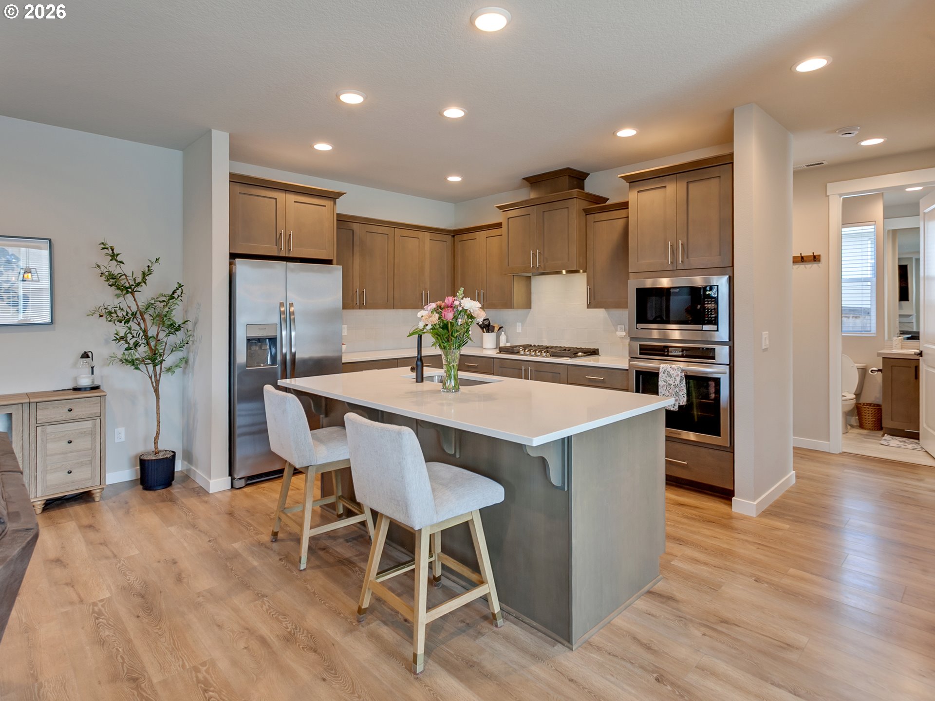 291 W 17TH ST