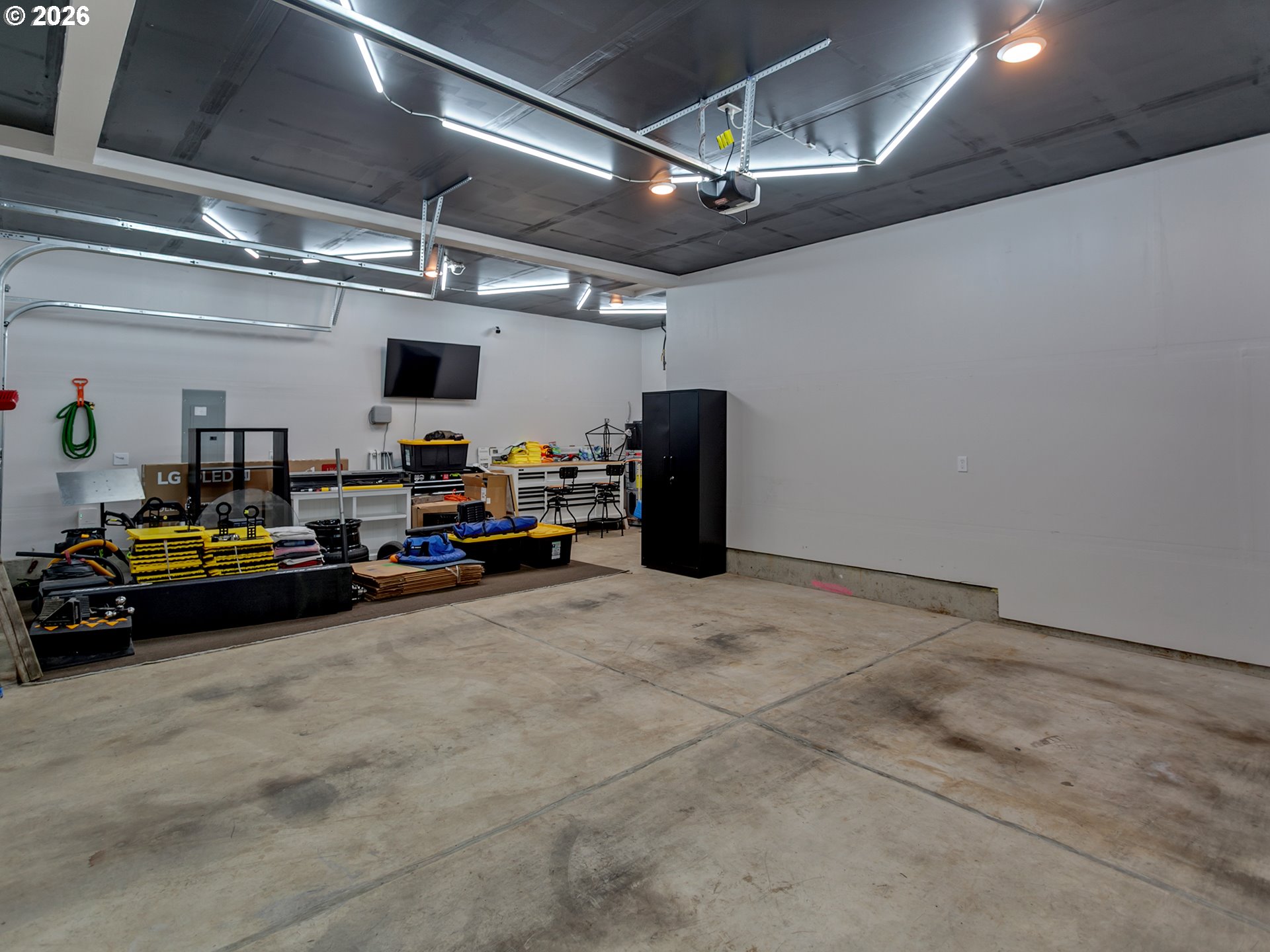 291 W 17TH ST