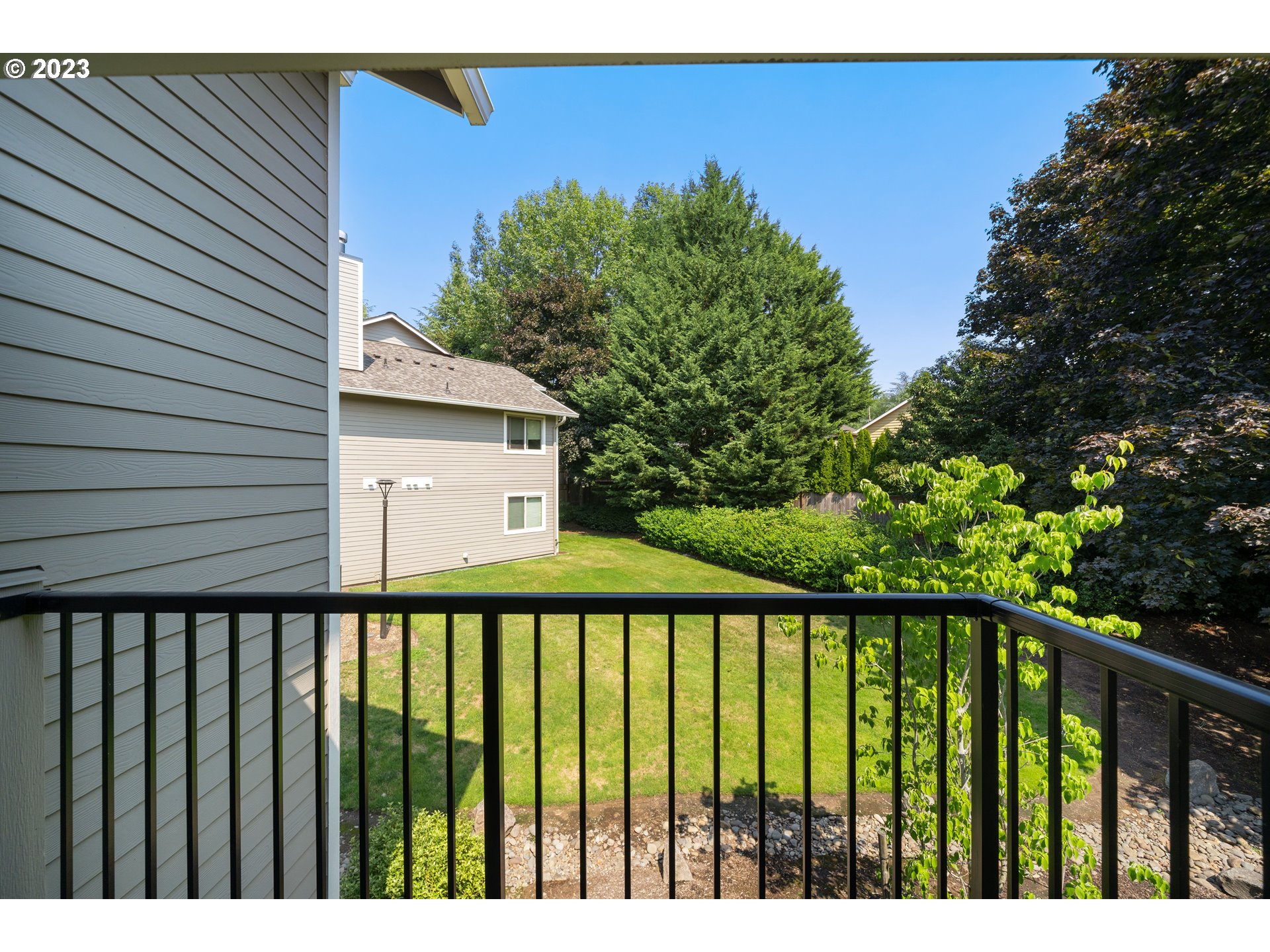 86 KINGSGATE RD I202