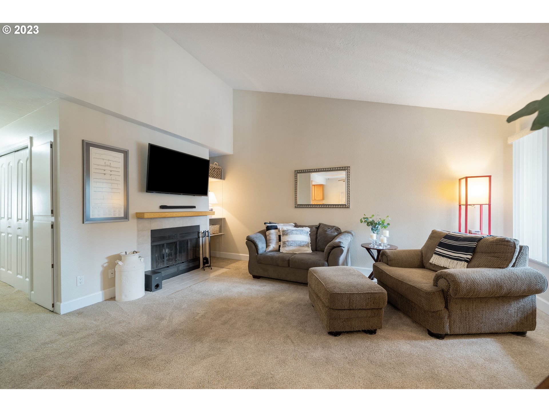 86 KINGSGATE RD I202