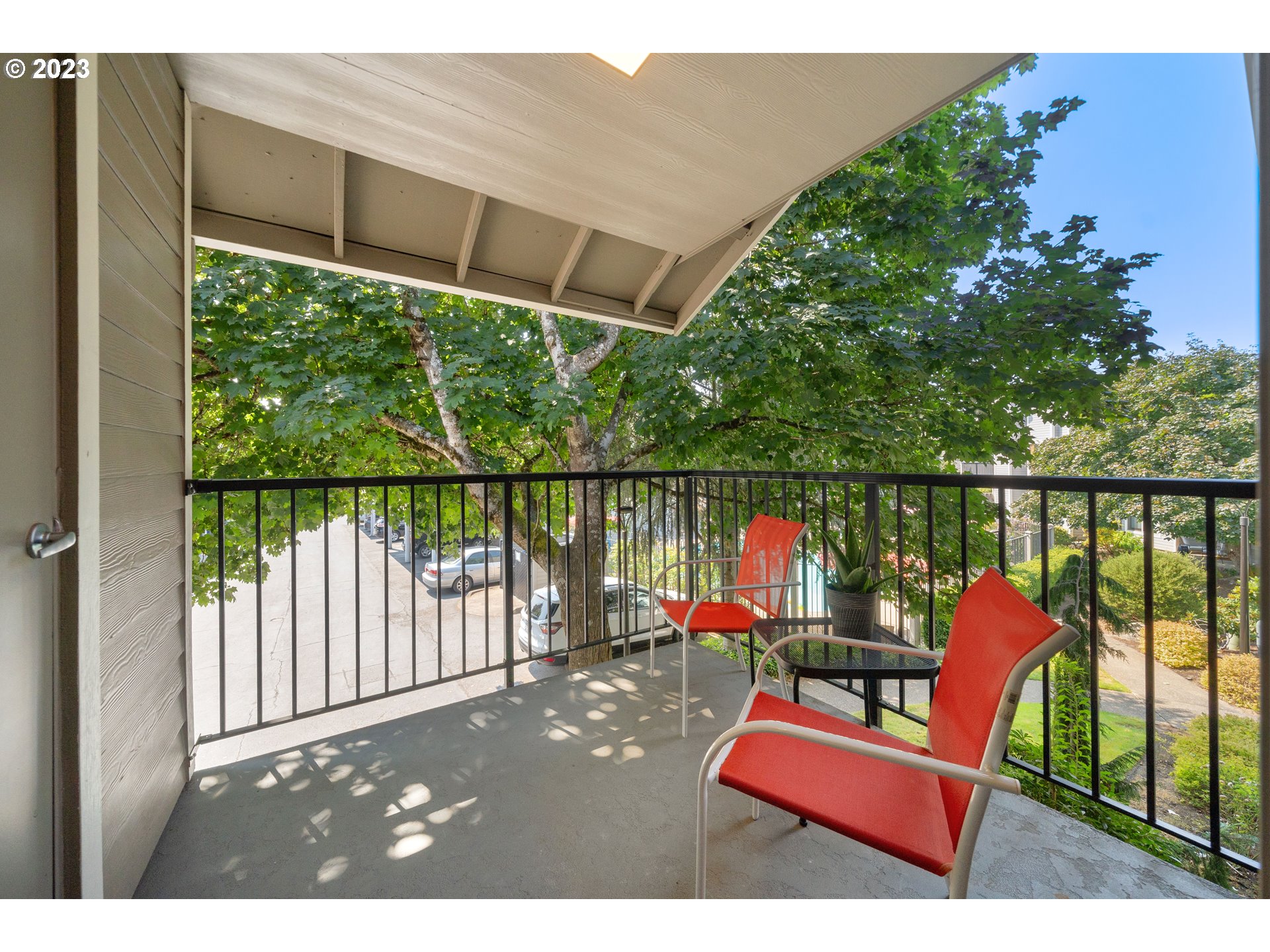 86 KINGSGATE RD I202