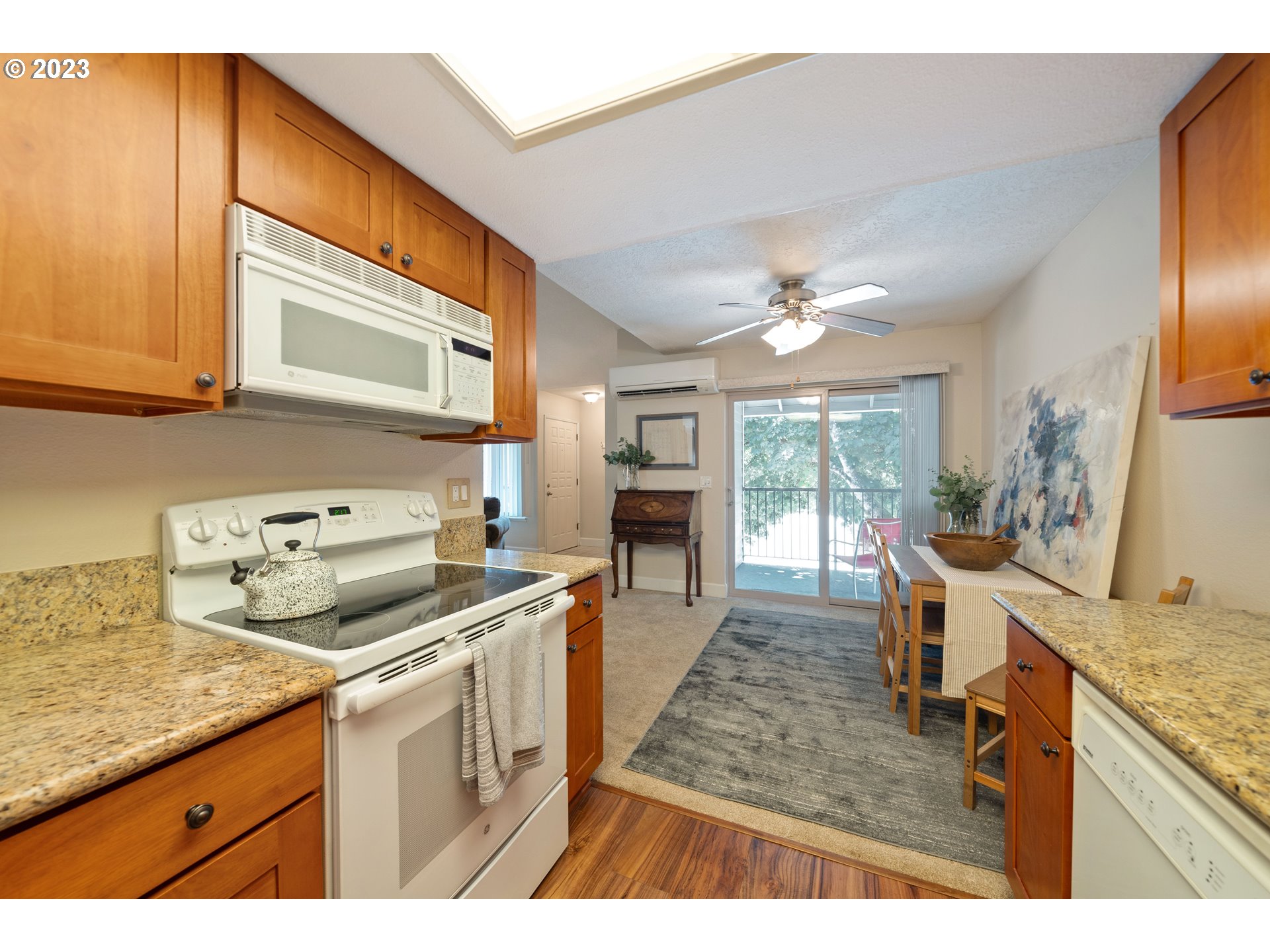 86 KINGSGATE RD I202