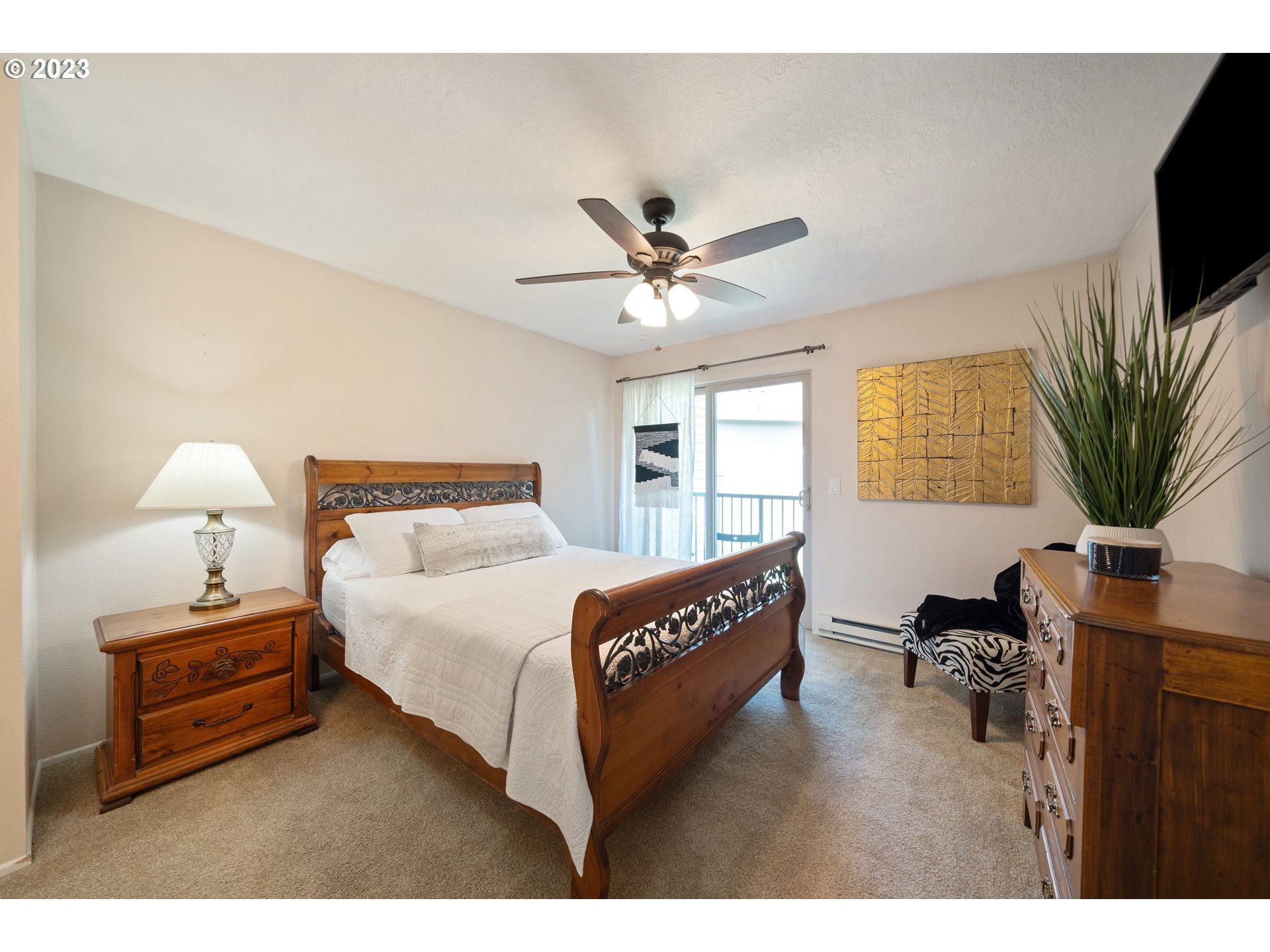 86 KINGSGATE RD I202