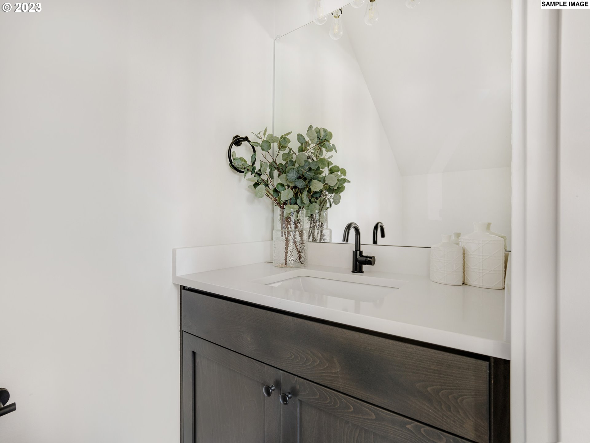 8101 N Syracuse ST 6