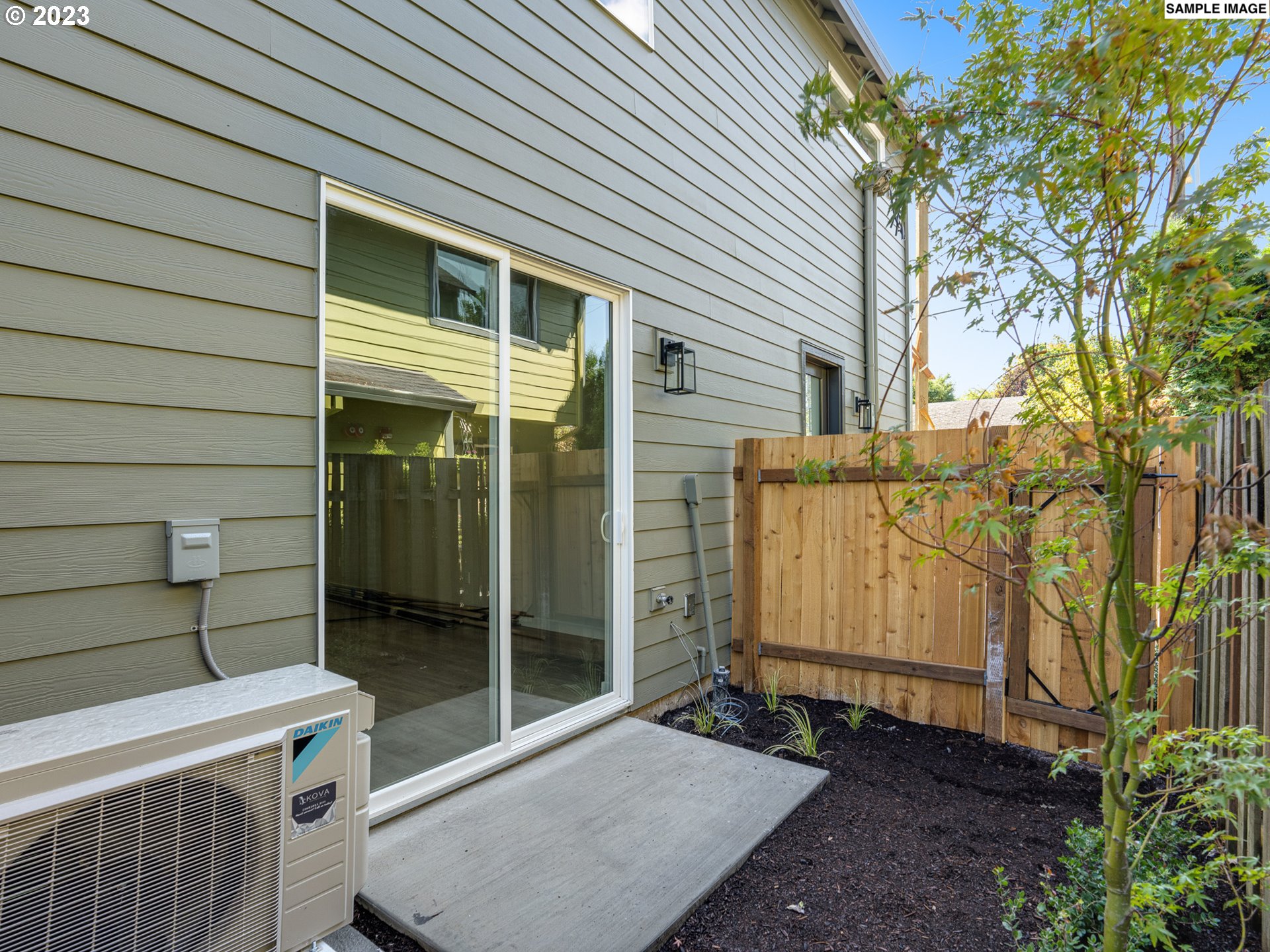 8101 N Syracuse ST 6