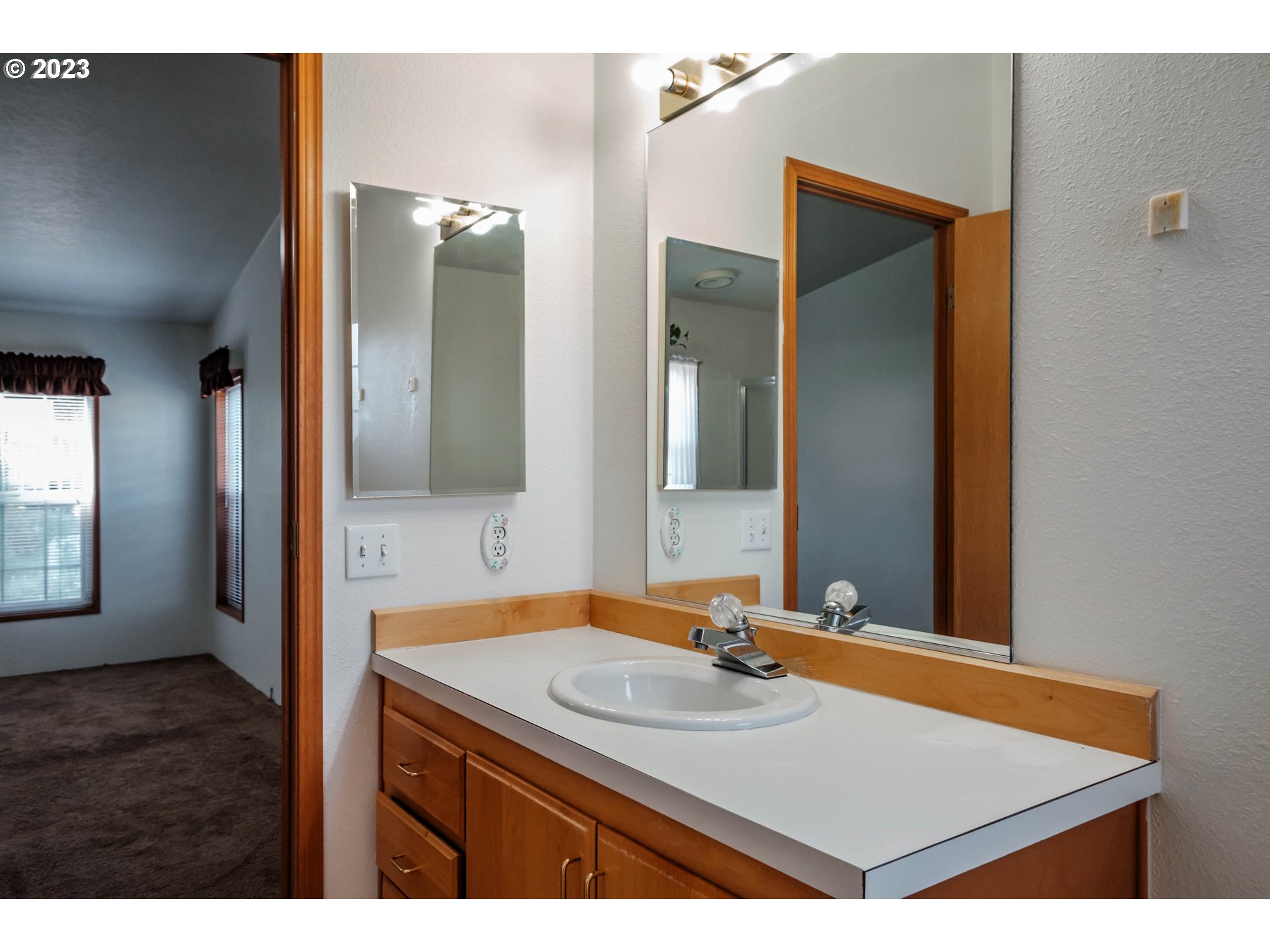 1724 NW POPPY HILLS DR, McMinnville