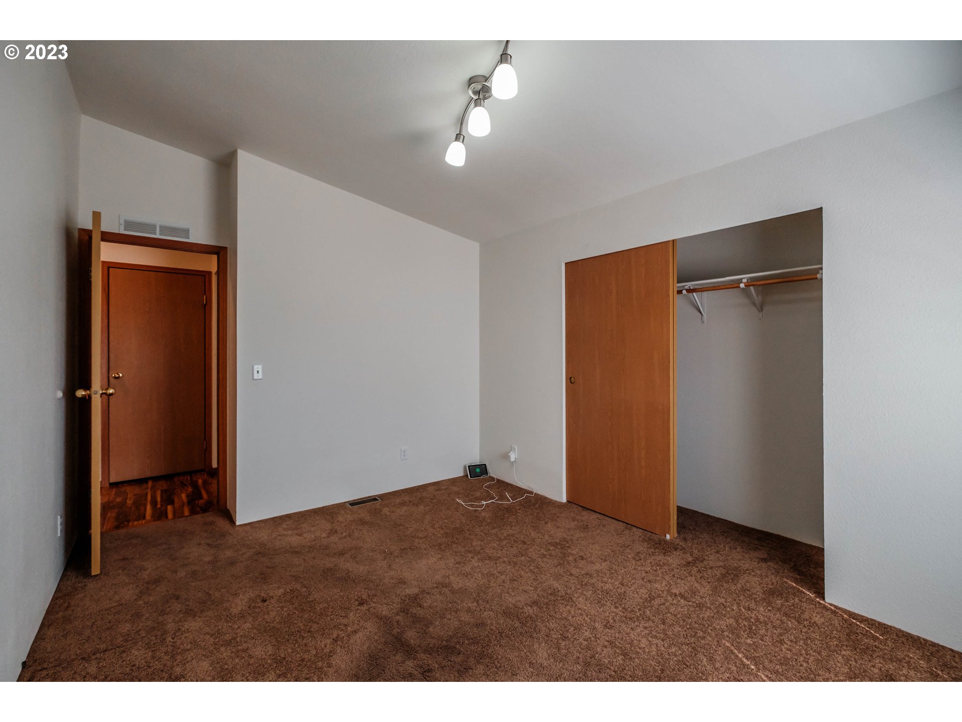 1724 NW POPPY HILLS DR, McMinnville