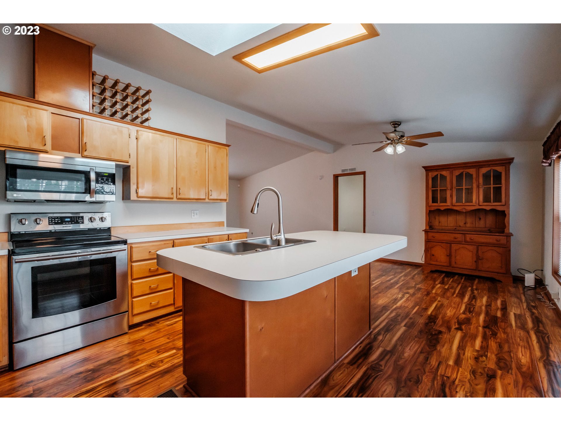 1724 NW POPPY HILLS DR, McMinnville