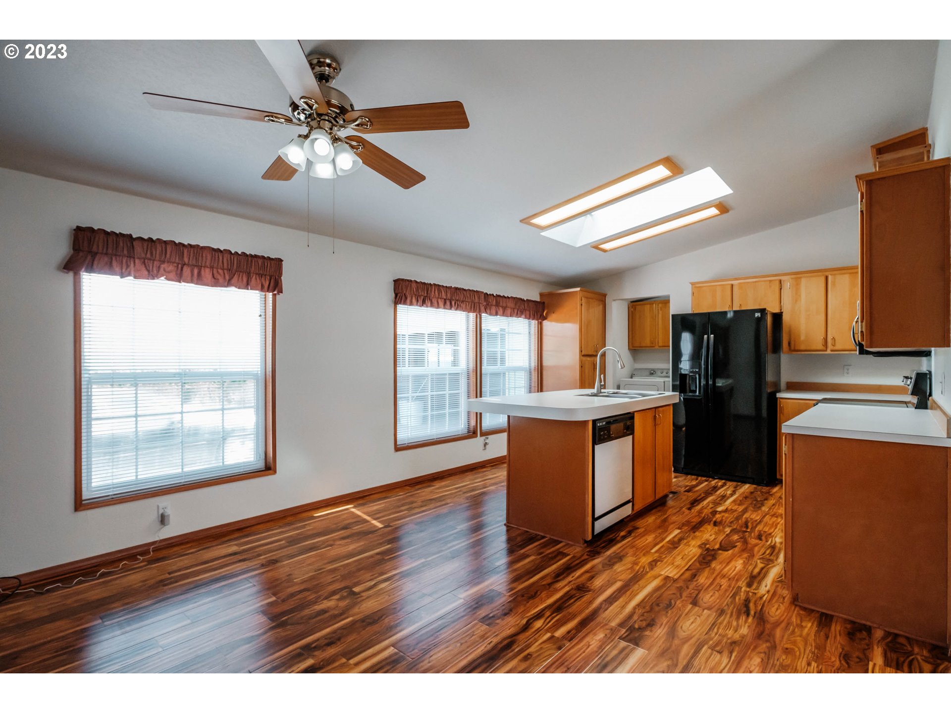 1724 NW POPPY HILLS DR, McMinnville