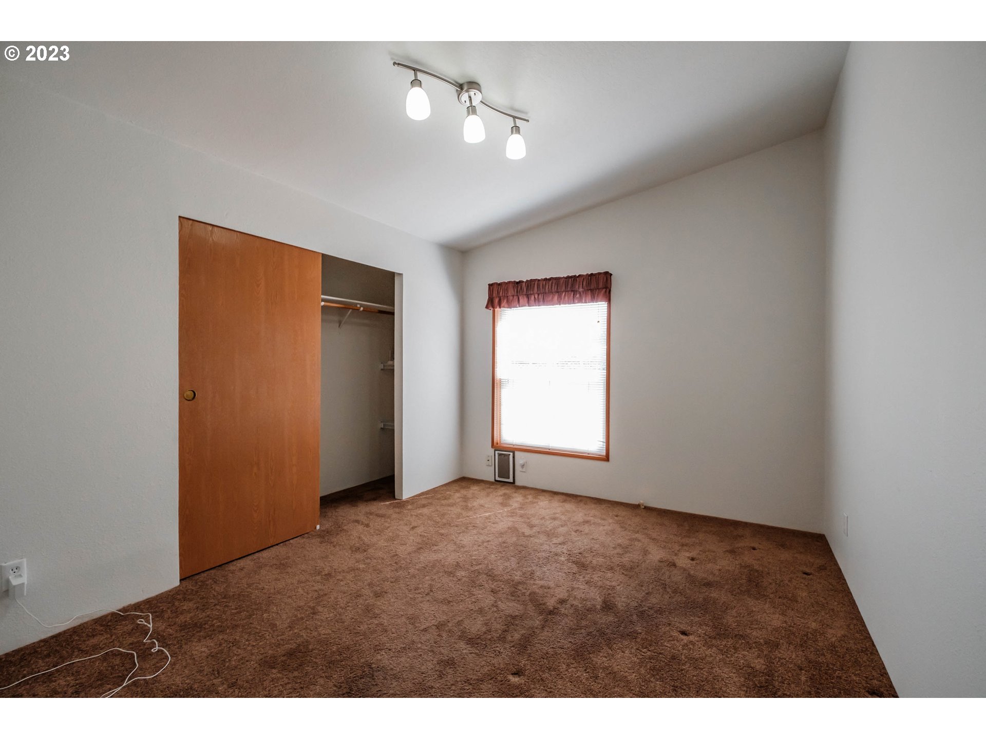 1724 NW POPPY HILLS DR, McMinnville