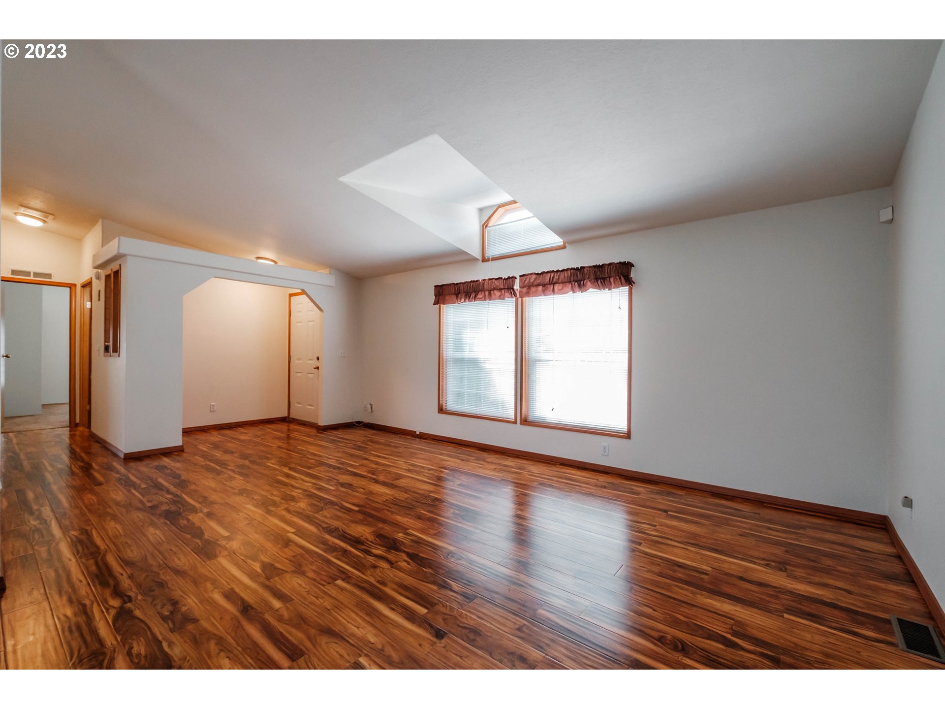 1724 NW POPPY HILLS DR, McMinnville