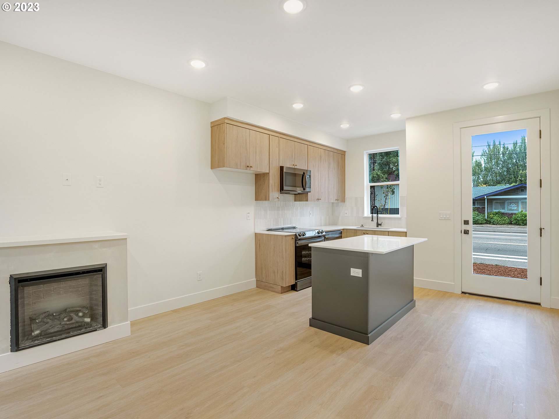 5609 N Lombard ST 10