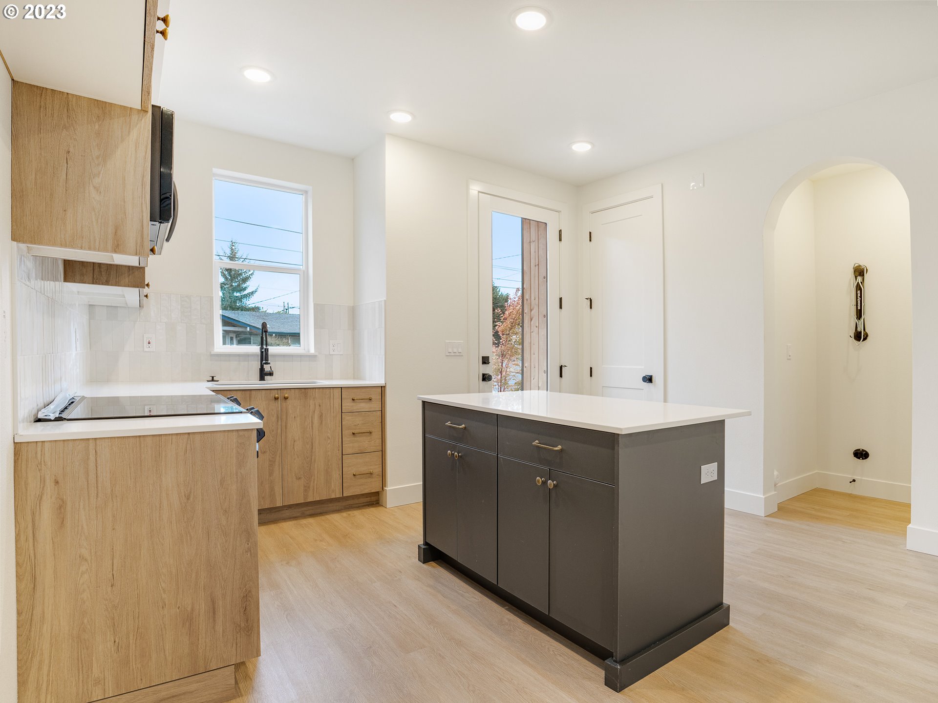 5609 N Lombard ST 10