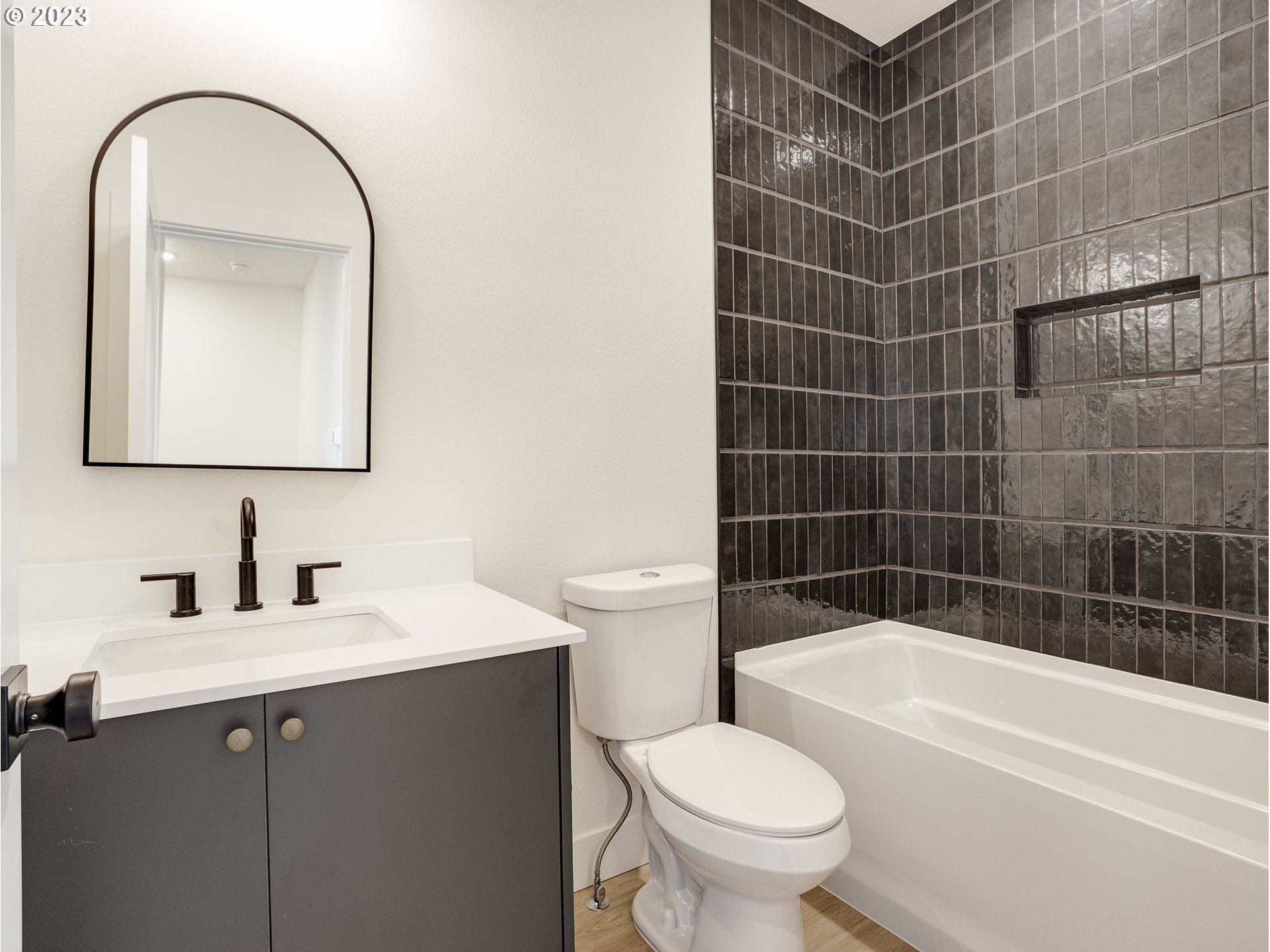 5609 N Lombard ST 10