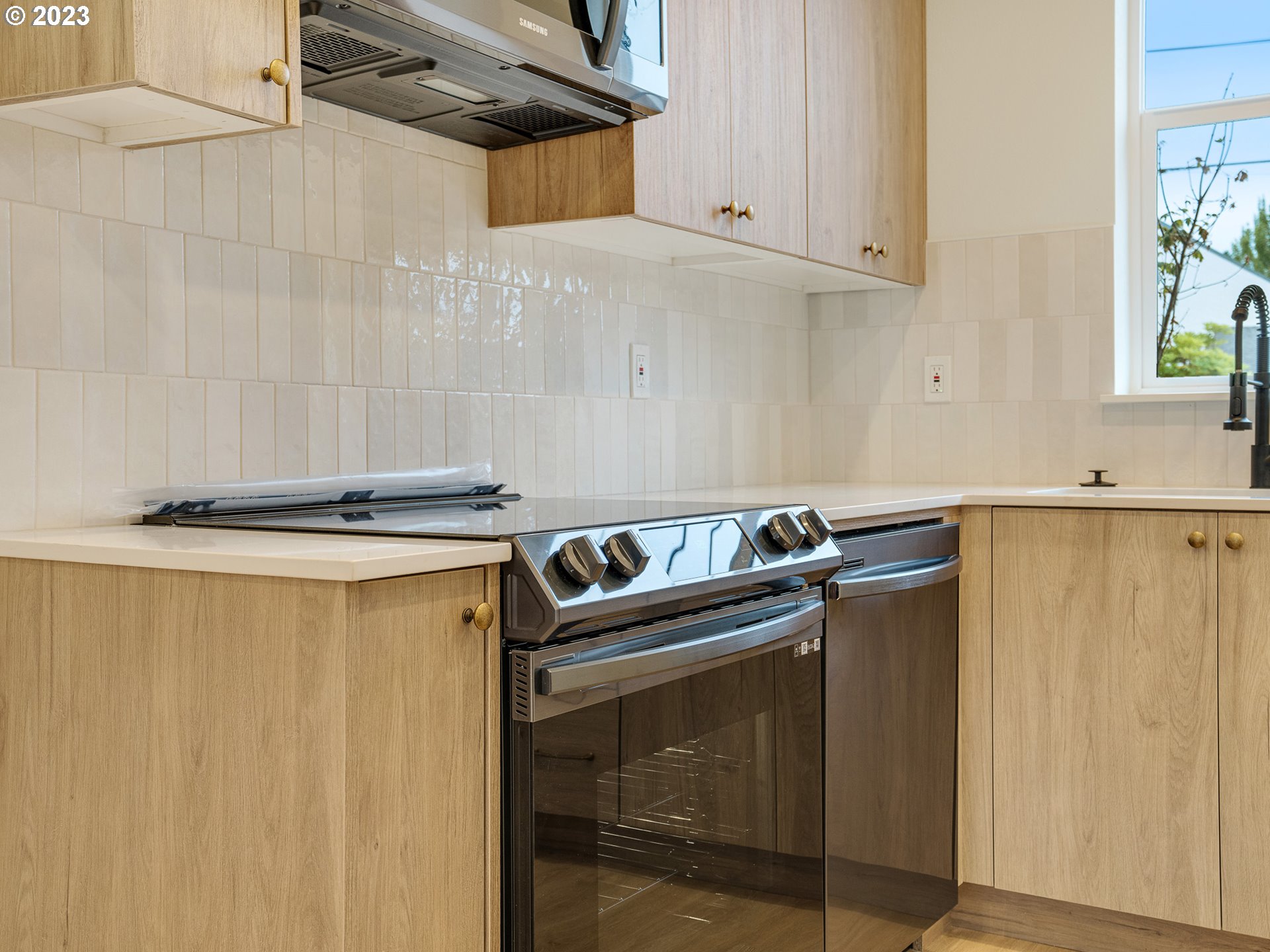 5609 N Lombard ST 10