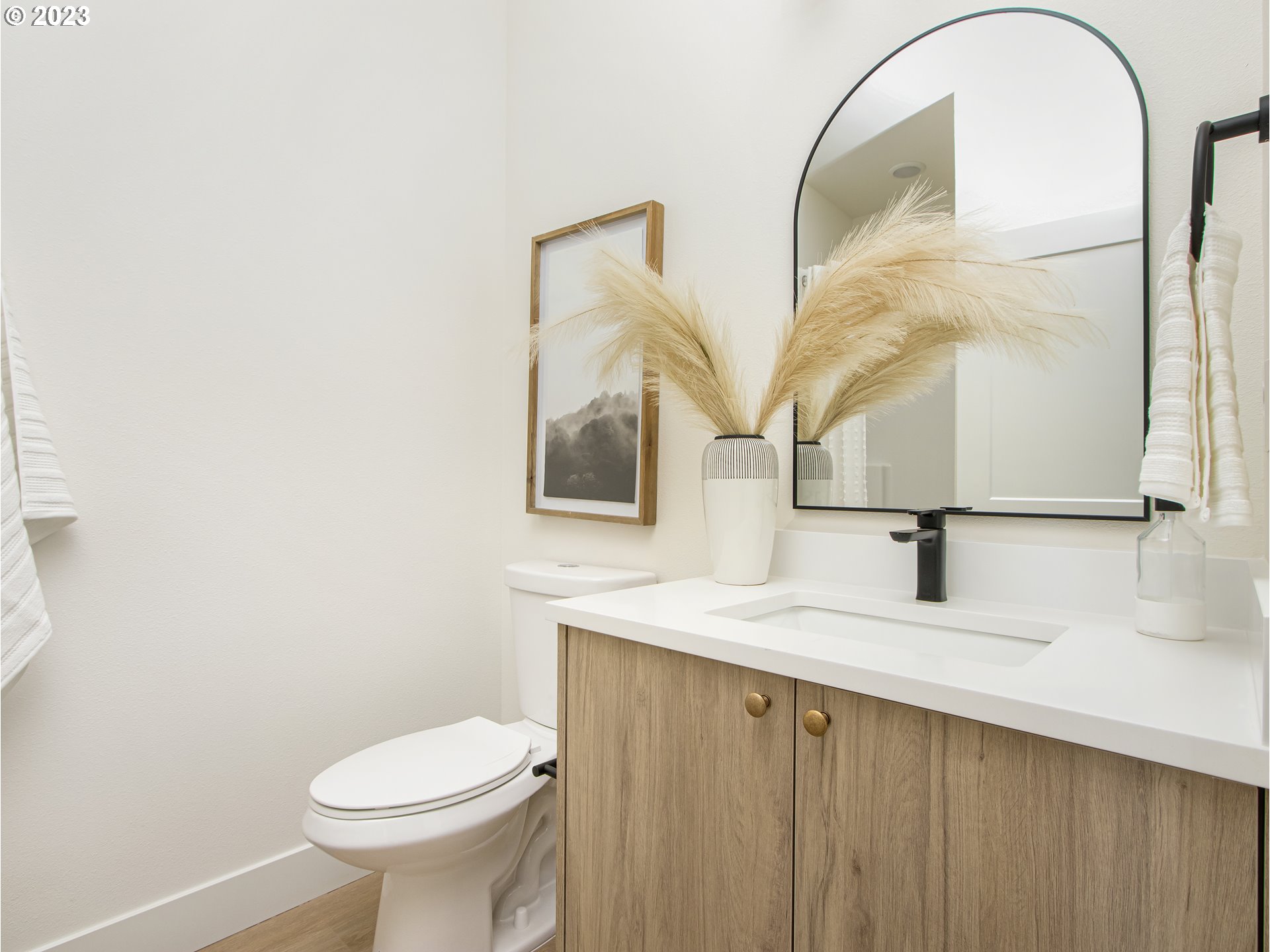 7517 N Clarendon AVE 3