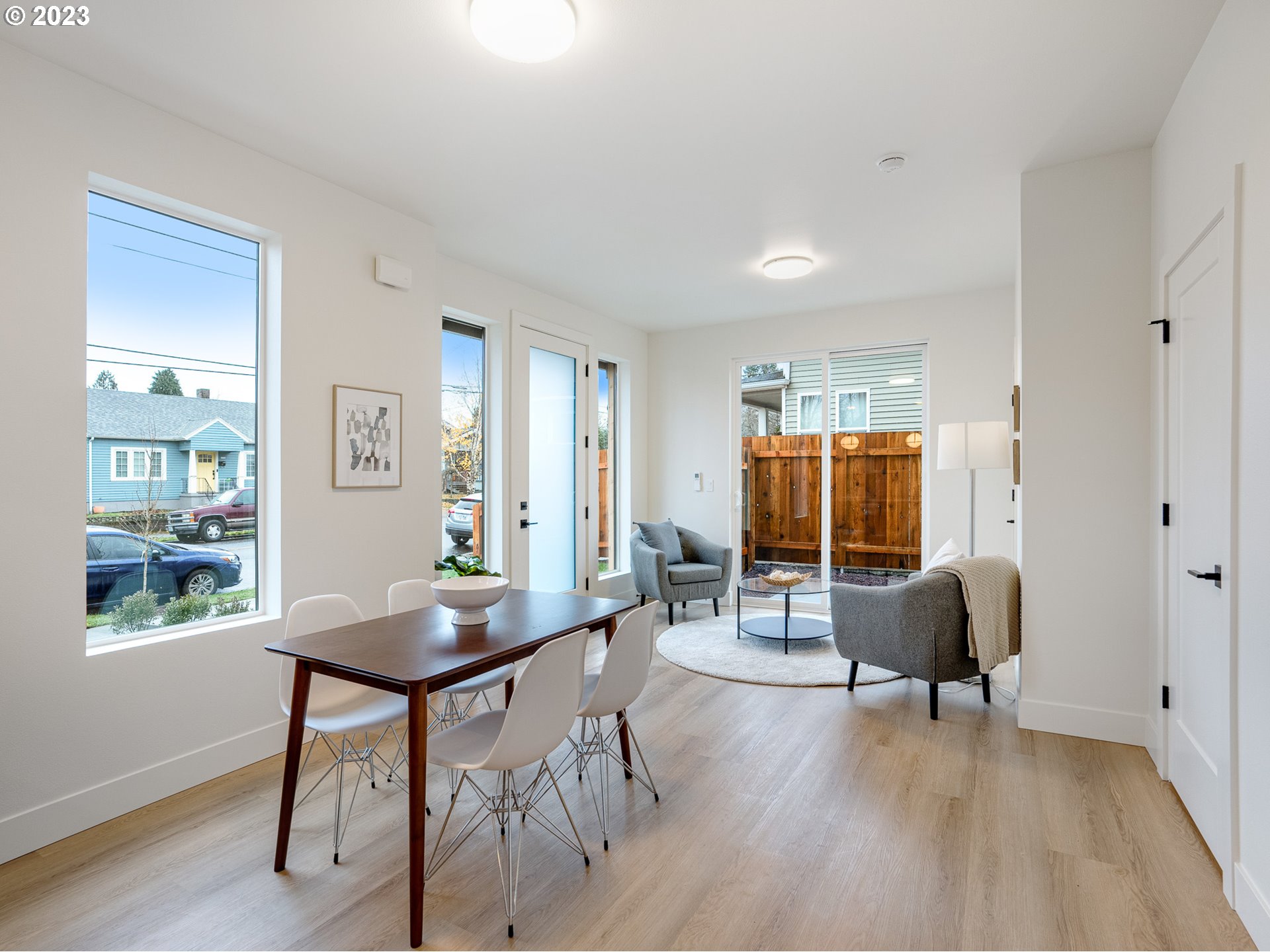 6411 N Greeley AVE 1