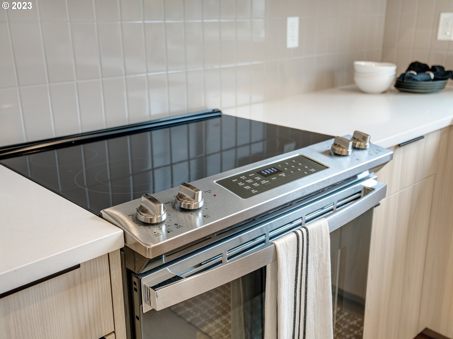 6411 N Greeley AVE 1