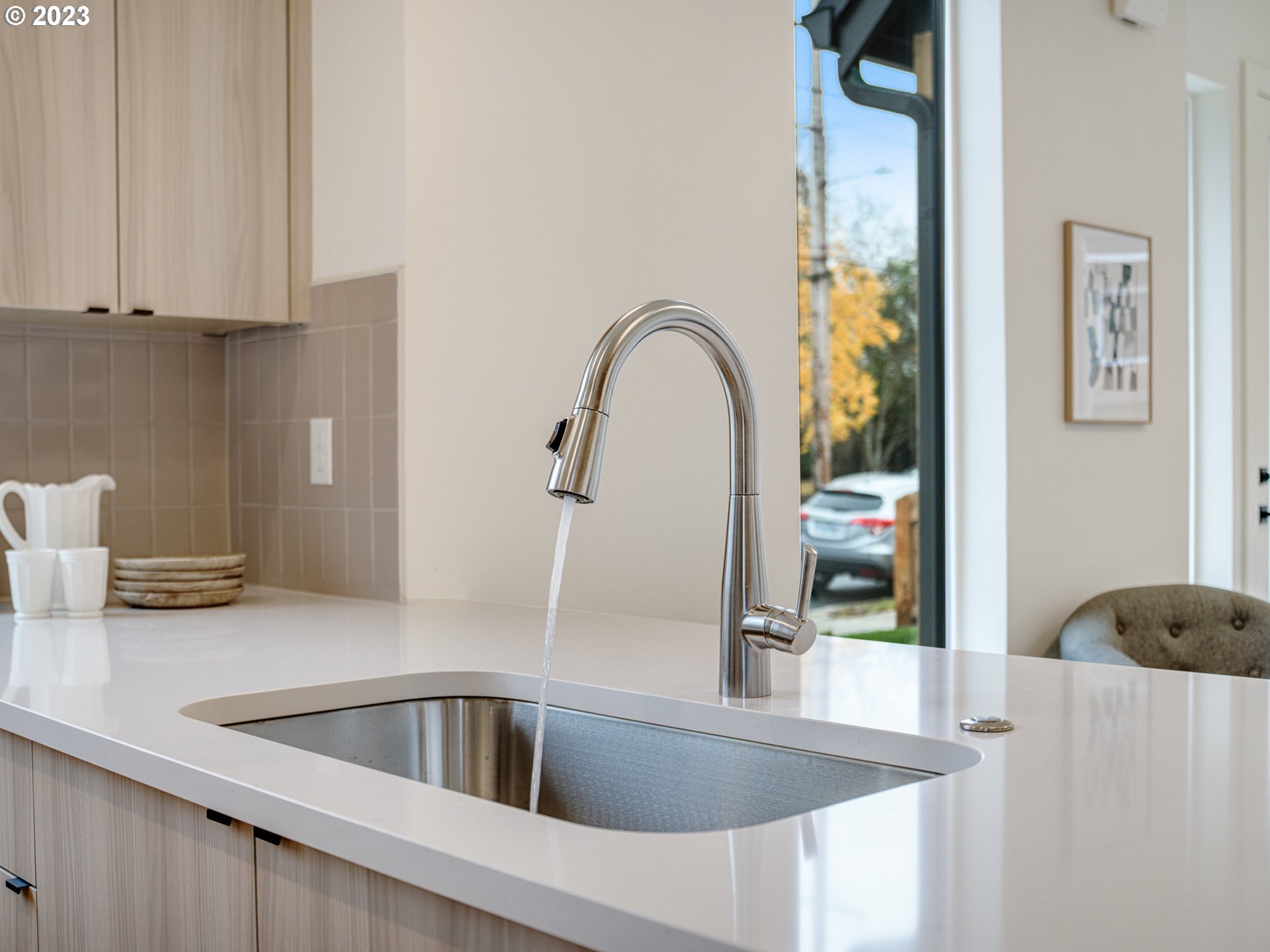 6411 N Greeley AVE 1