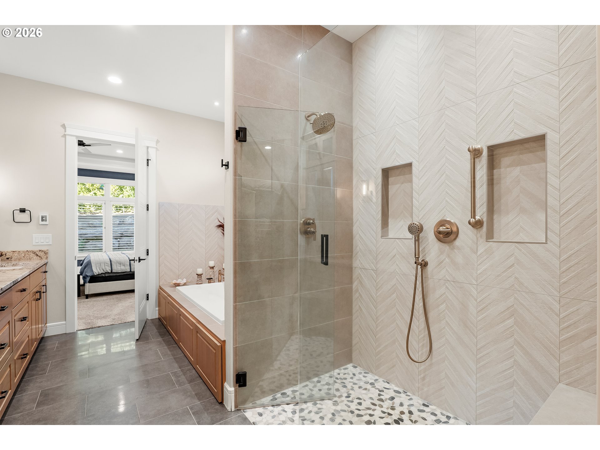 337 SE KURTH MEADOW AVE