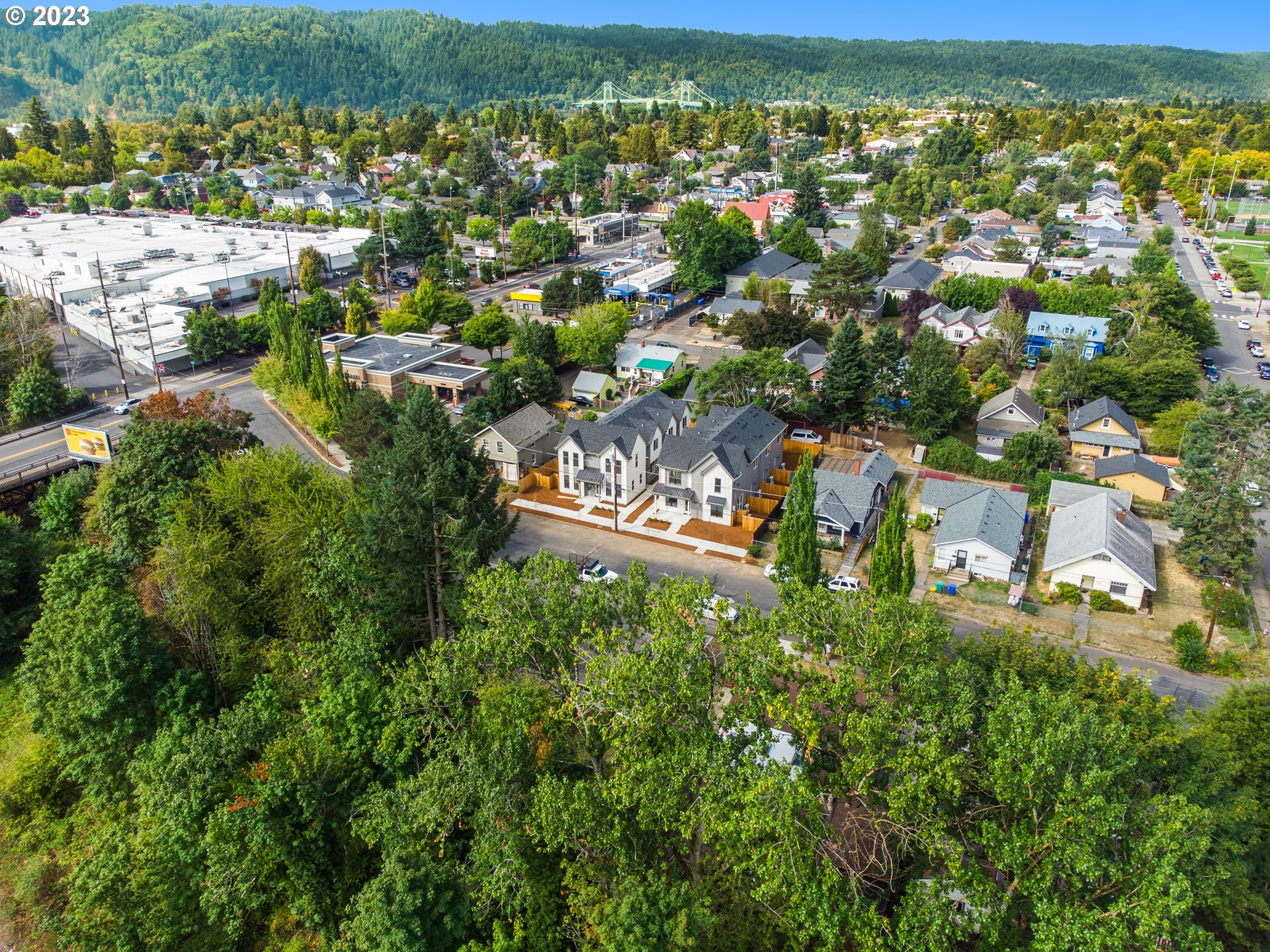 7557 N Gilbert AVE 1