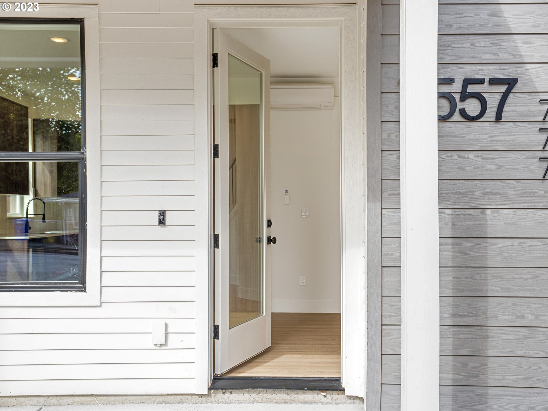 7557 N Gilbert AVE 1