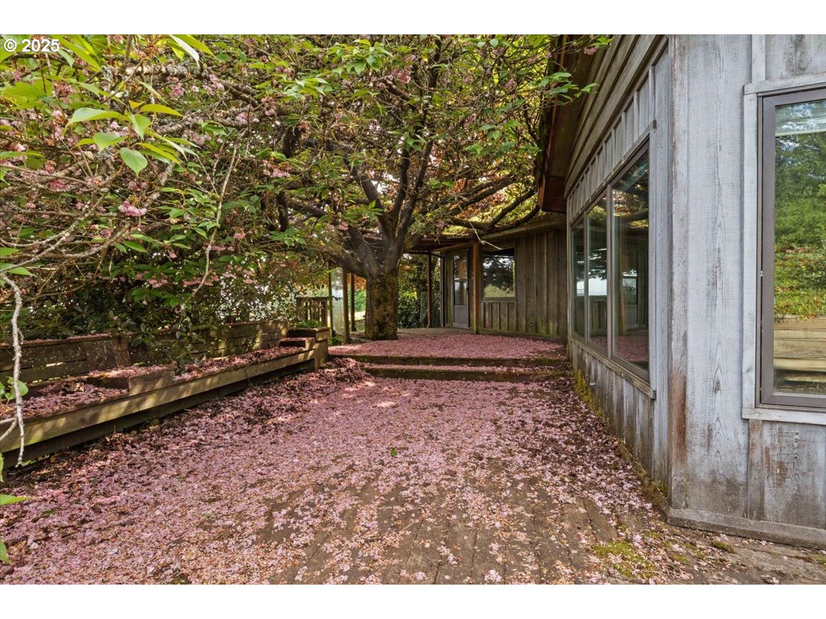 17815 NE Courtney RD