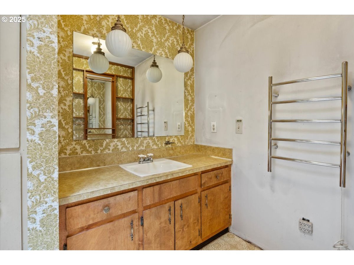 17815 NE Courtney RD