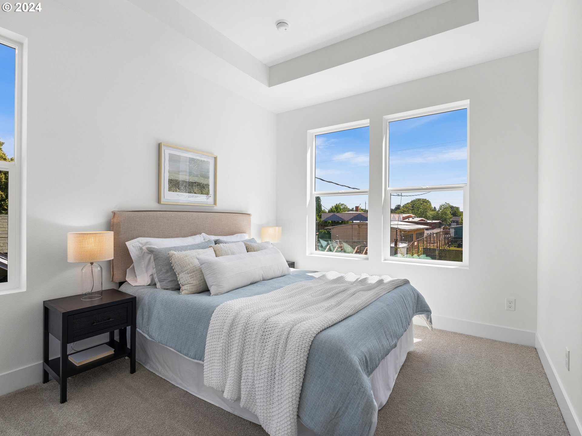 4827 N Commercial AVE 1