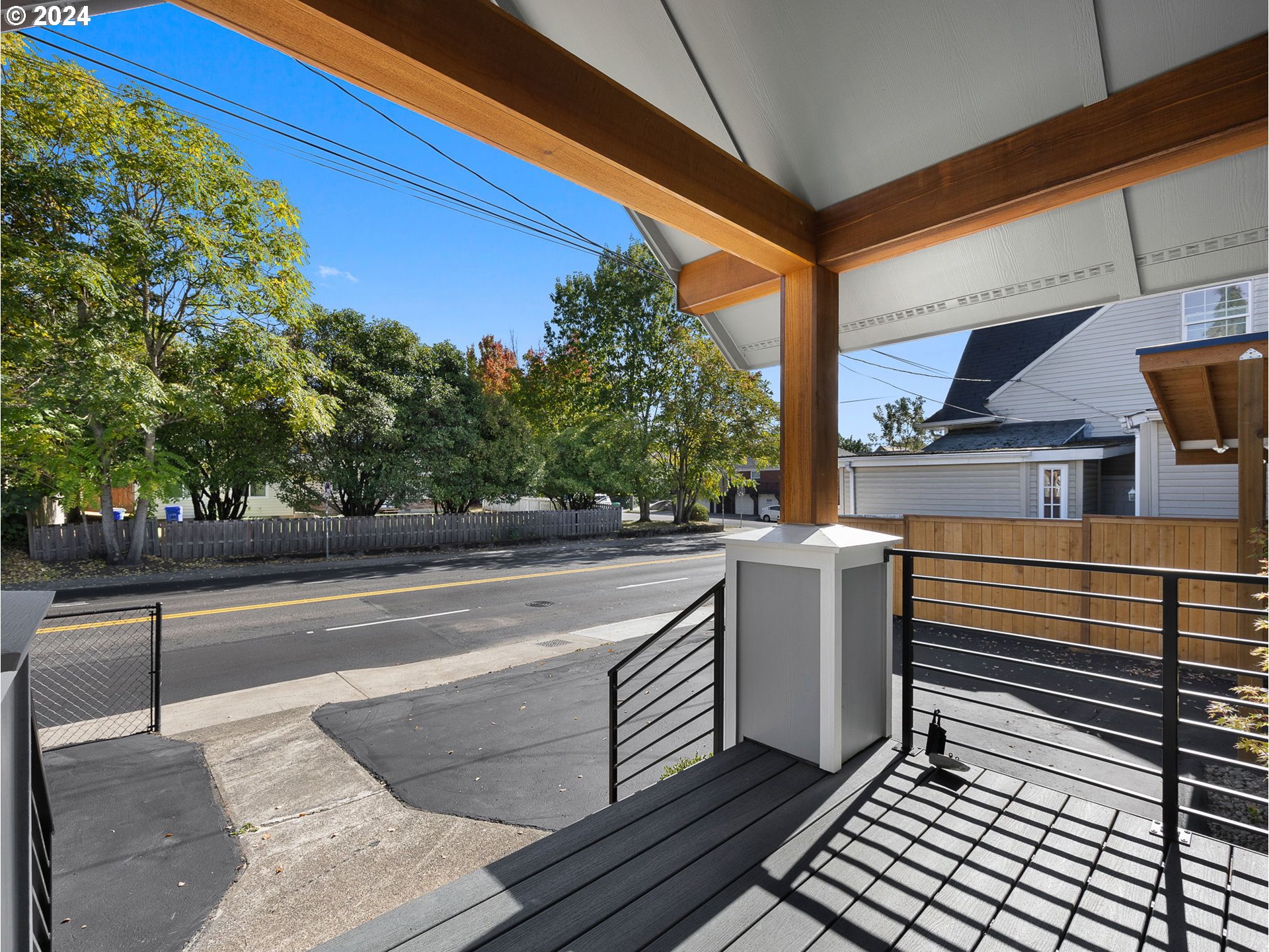 1121 SE CESAR E CHAVEZ BLVD