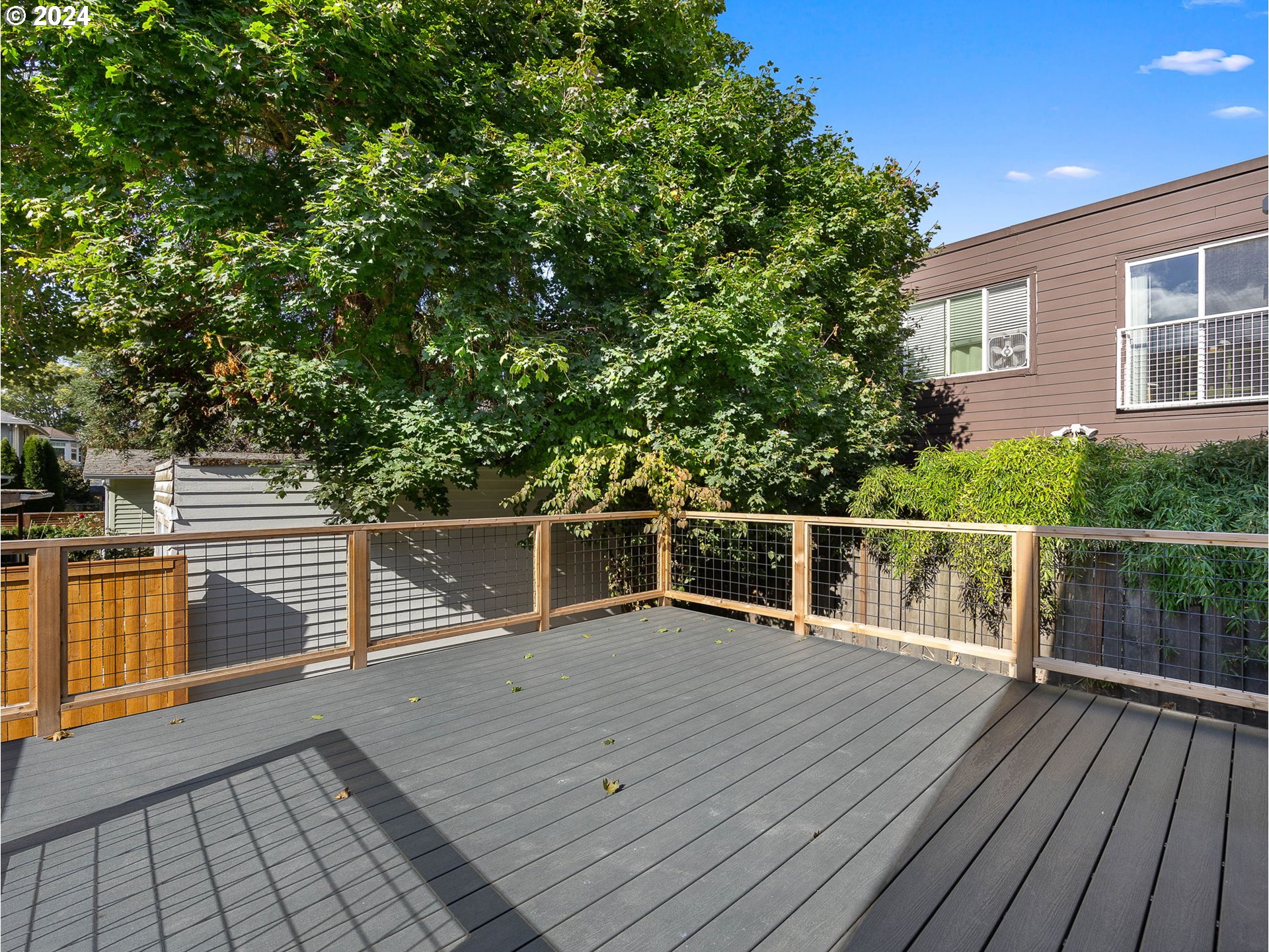 1121 SE CESAR E CHAVEZ BLVD