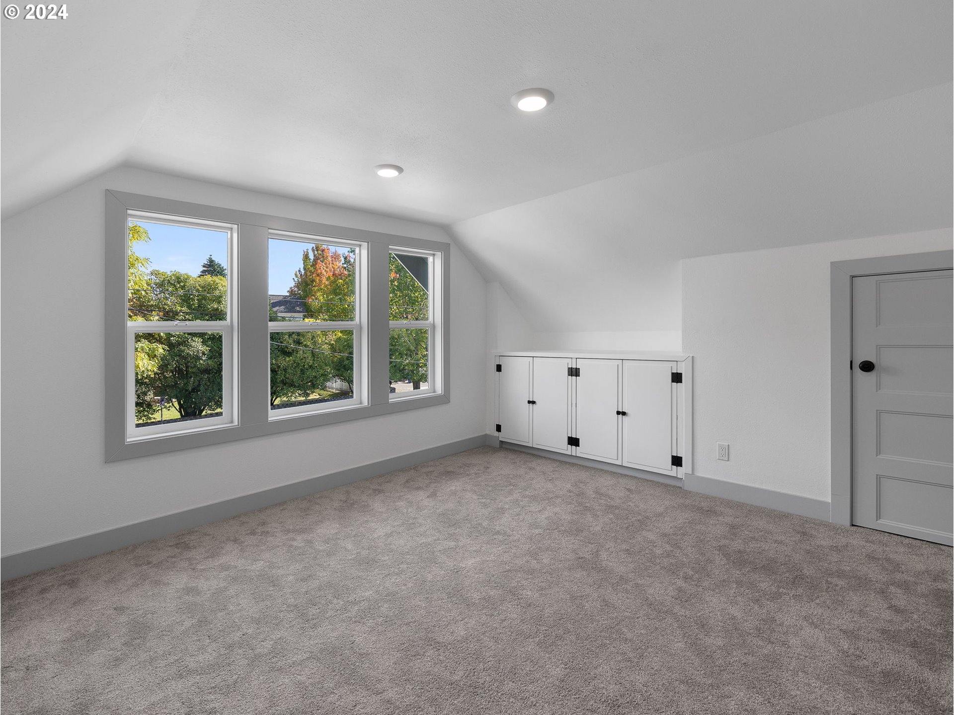 1121 SE CESAR E CHAVEZ BLVD