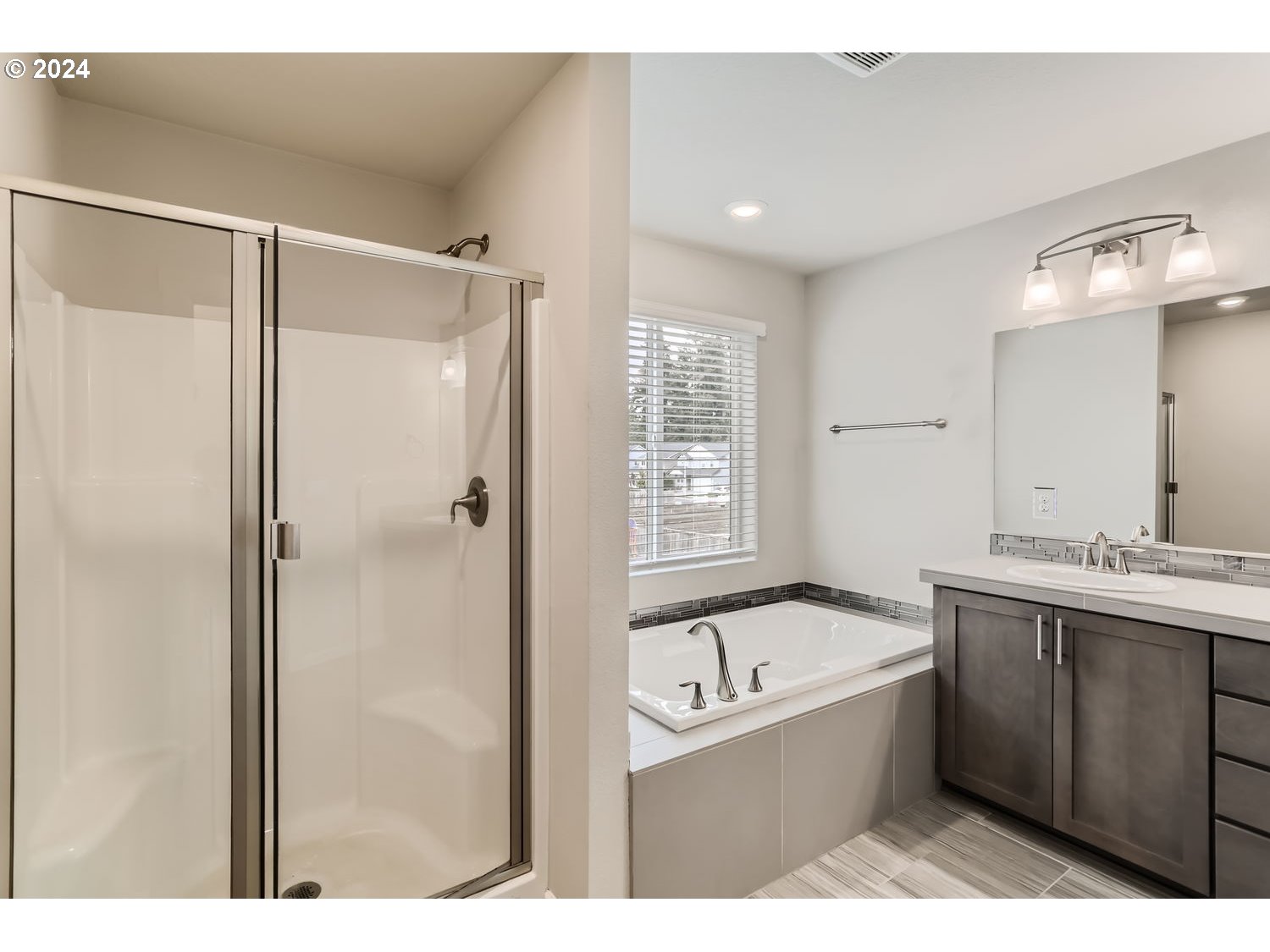438 SW 16TH AVE
