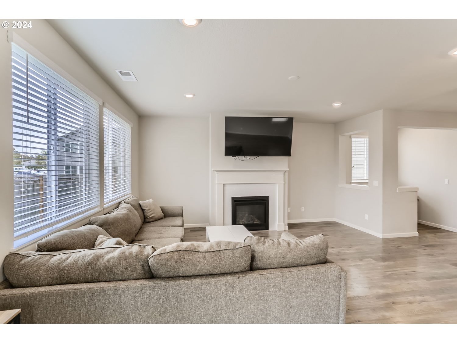 438 SW 16TH AVE